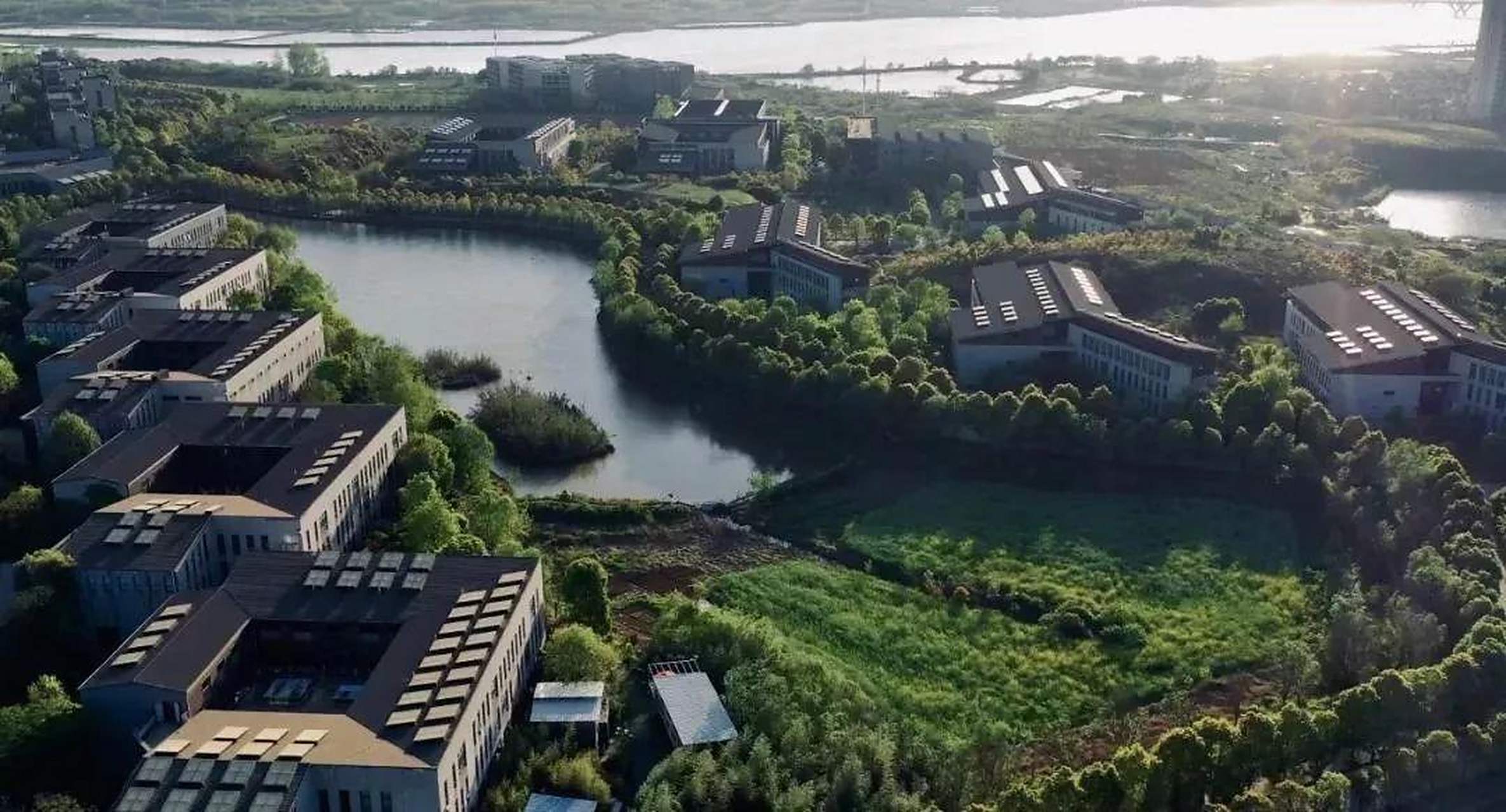 湖北美术学院(藏龙岛校区)