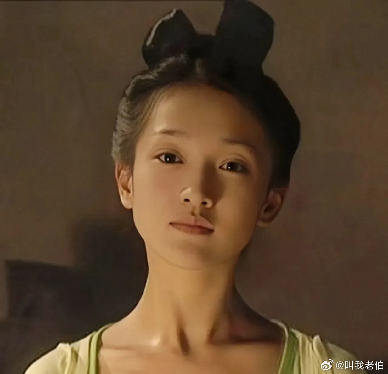 周迅太平公主时候 ,头上耳朵脖子上一点装饰都没有,还美成这样