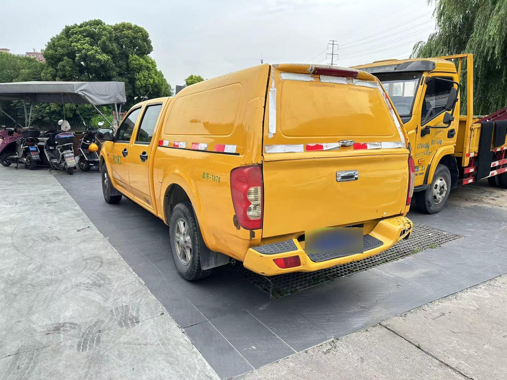 2013年长城风骏厢式皮卡.