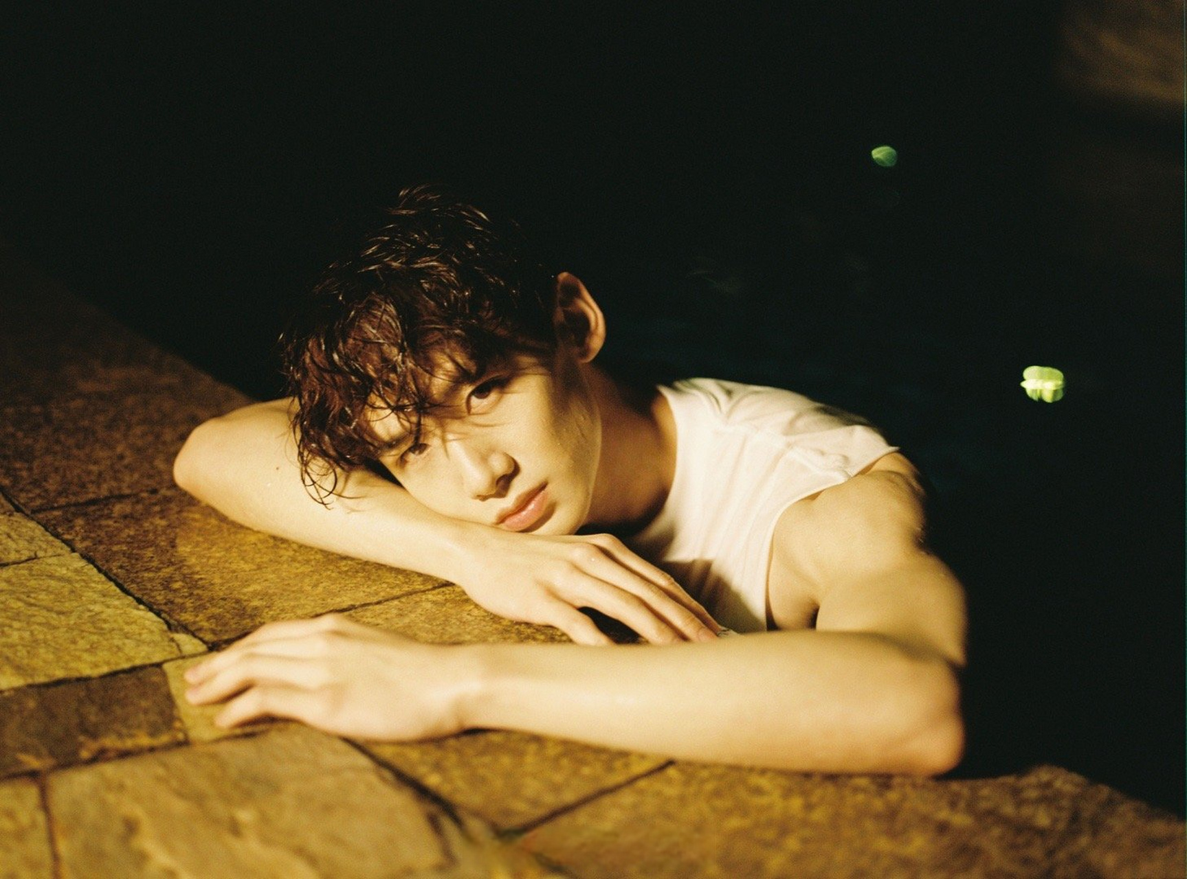 白敬亭穿这么多是有心事吗#白敬亭穿这么多是有心事吗,小白看上去