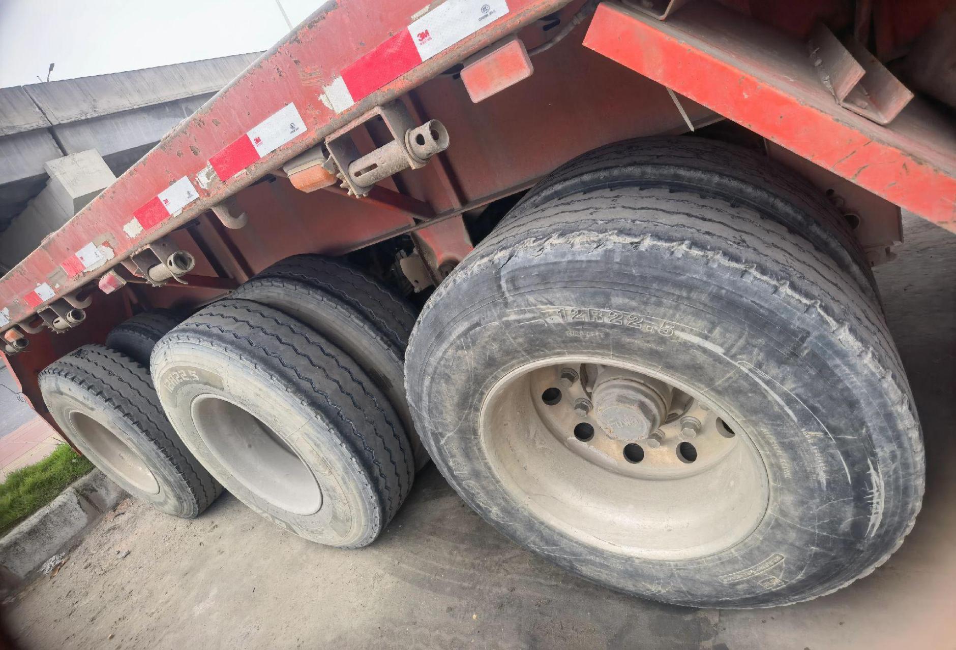 全国最能拉的拖头随车吊来咯,华凌拖头装三一金牌16吨折臂吊机拖10米