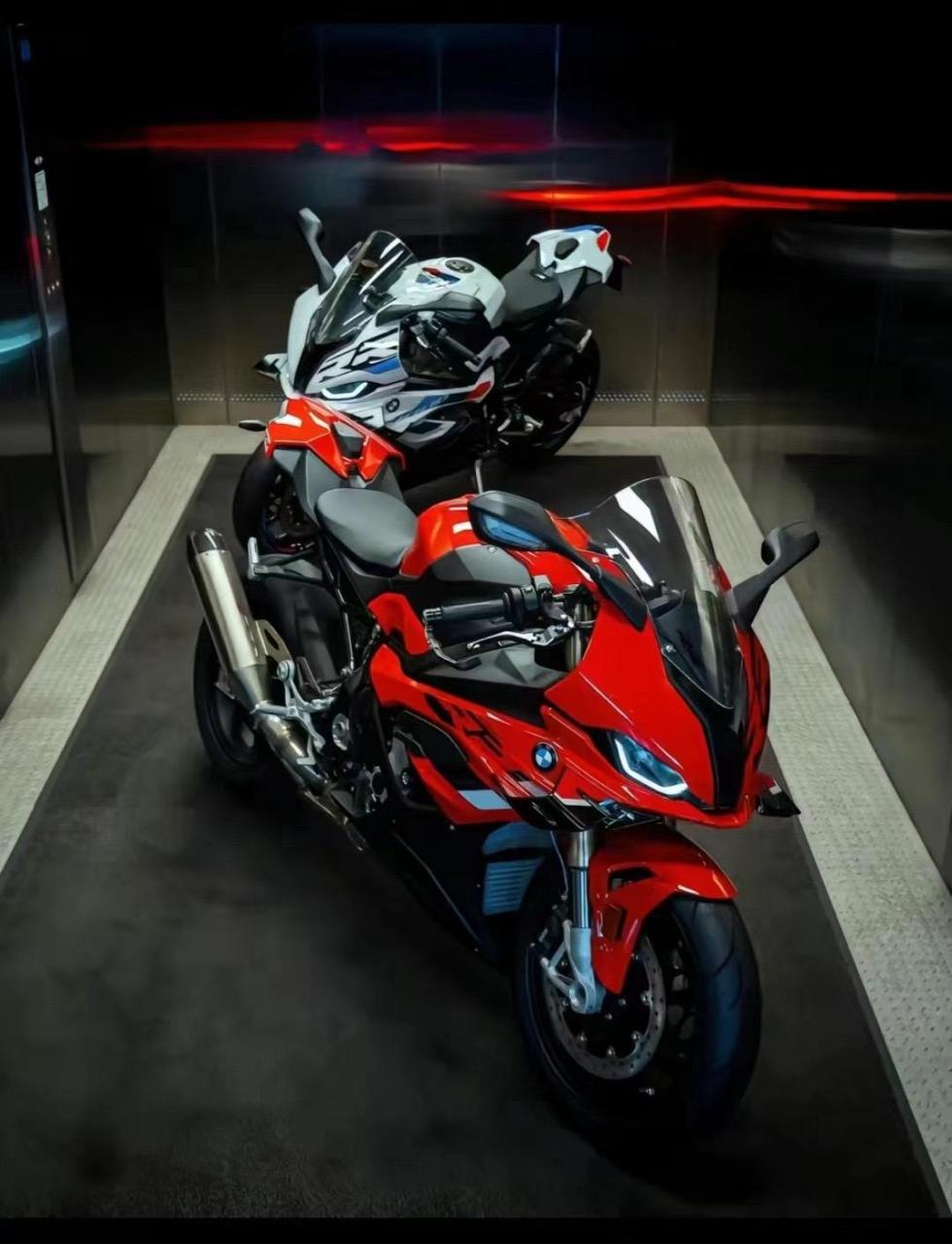 全新bmw s1000rr竞速版,原价253900,拼手速价20