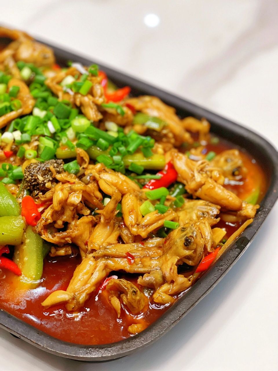 小龙虾的菜谱之前发过啦,今天分享一下仔姜双椒蛙的家常做法!