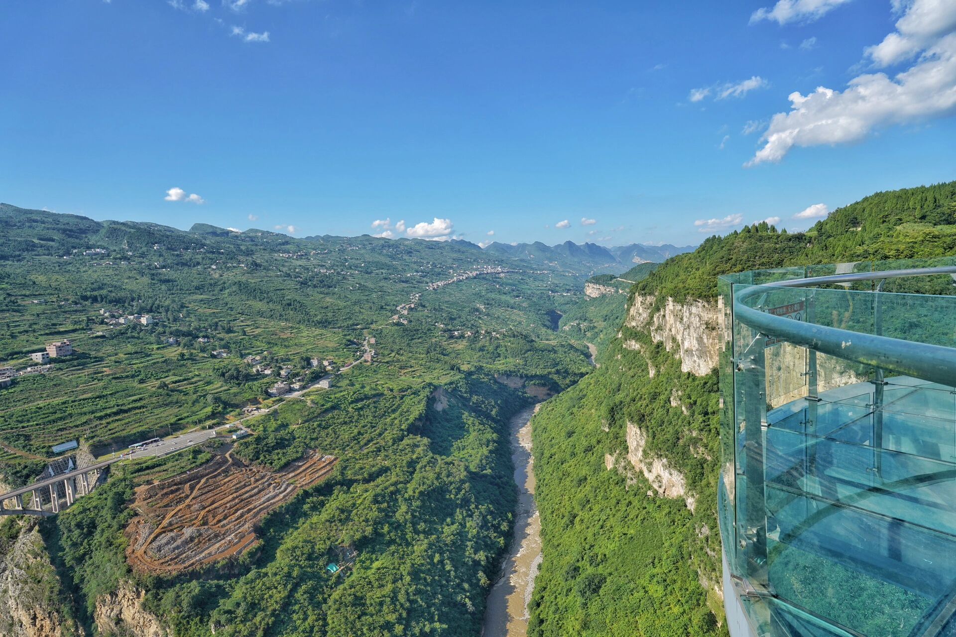 贵州鸡鸣三省旅游景点图片