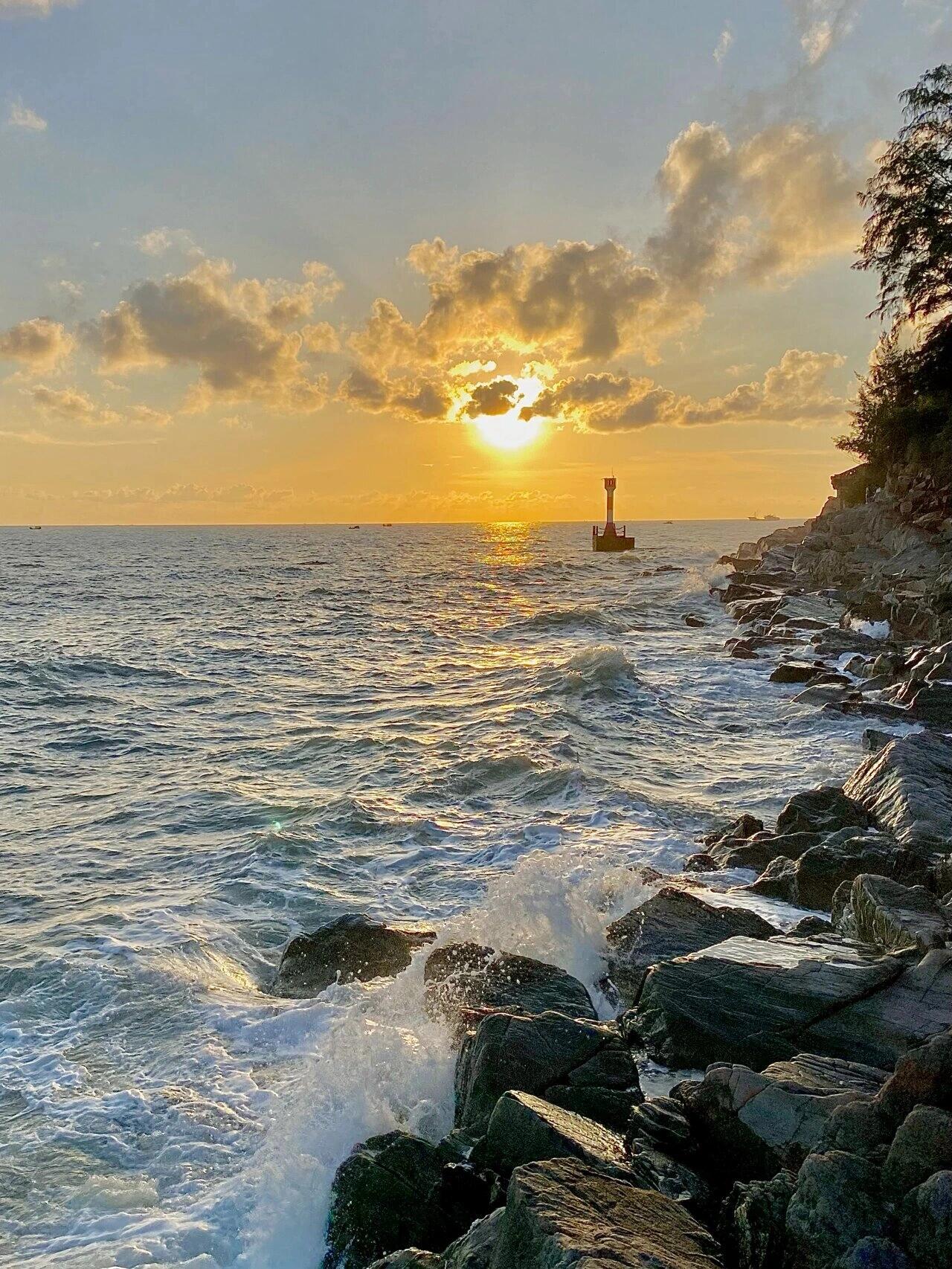 北海的浪漫一半来自冠头岭的日落!