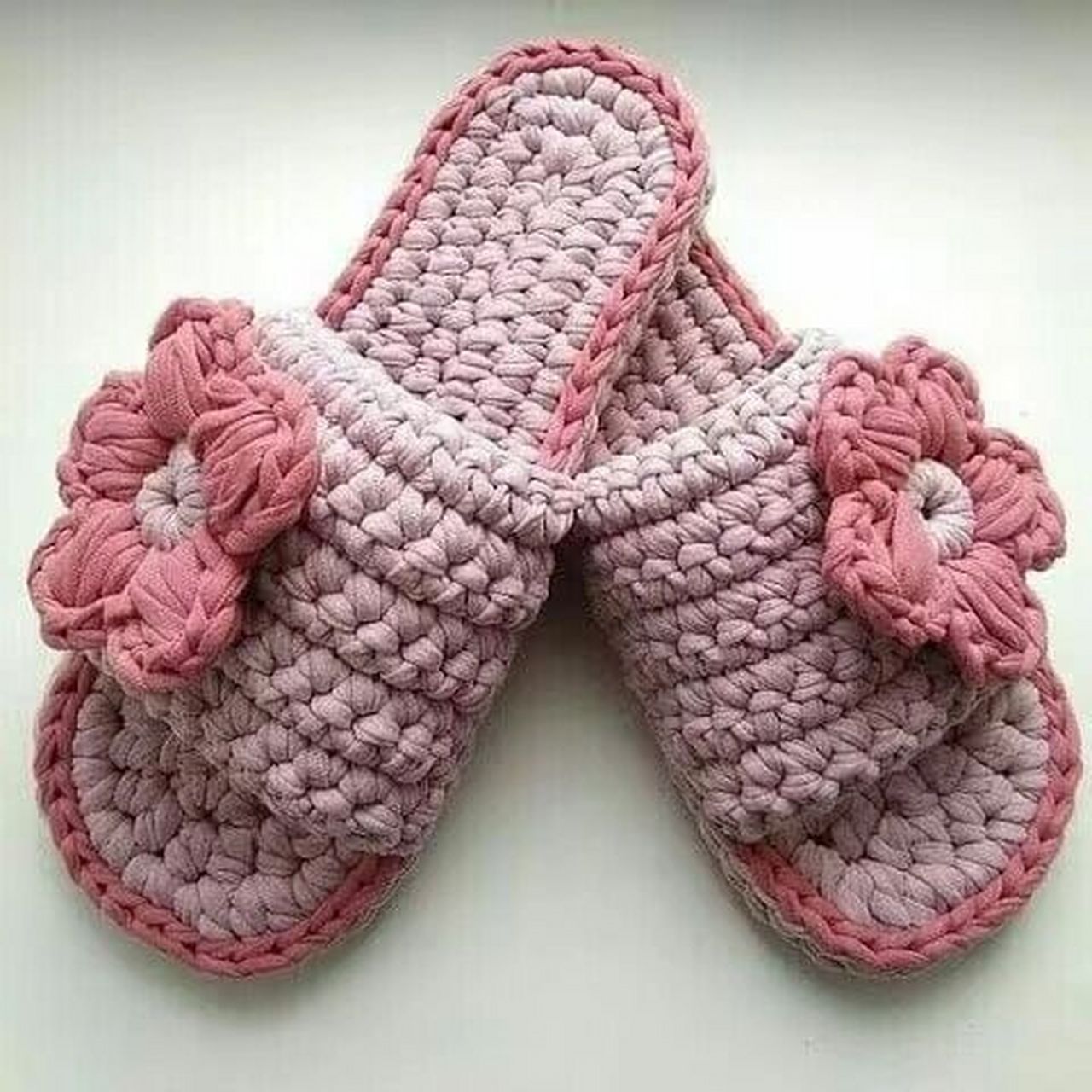 钩针拖鞋 喜欢哪双?勾起来