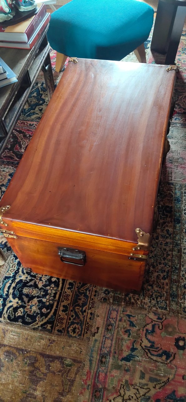 老樟木箱生漆翻新改色五金件定制更换  老樟木箱是二三十年年代家家户