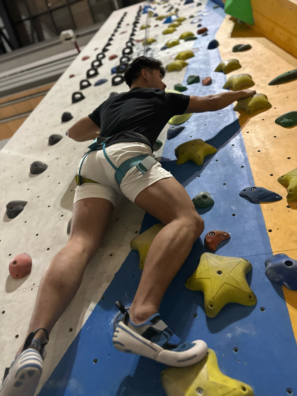 那就来试试攀岩09 近些年各种小众极限运动兴起, 今天尝试了攀岩