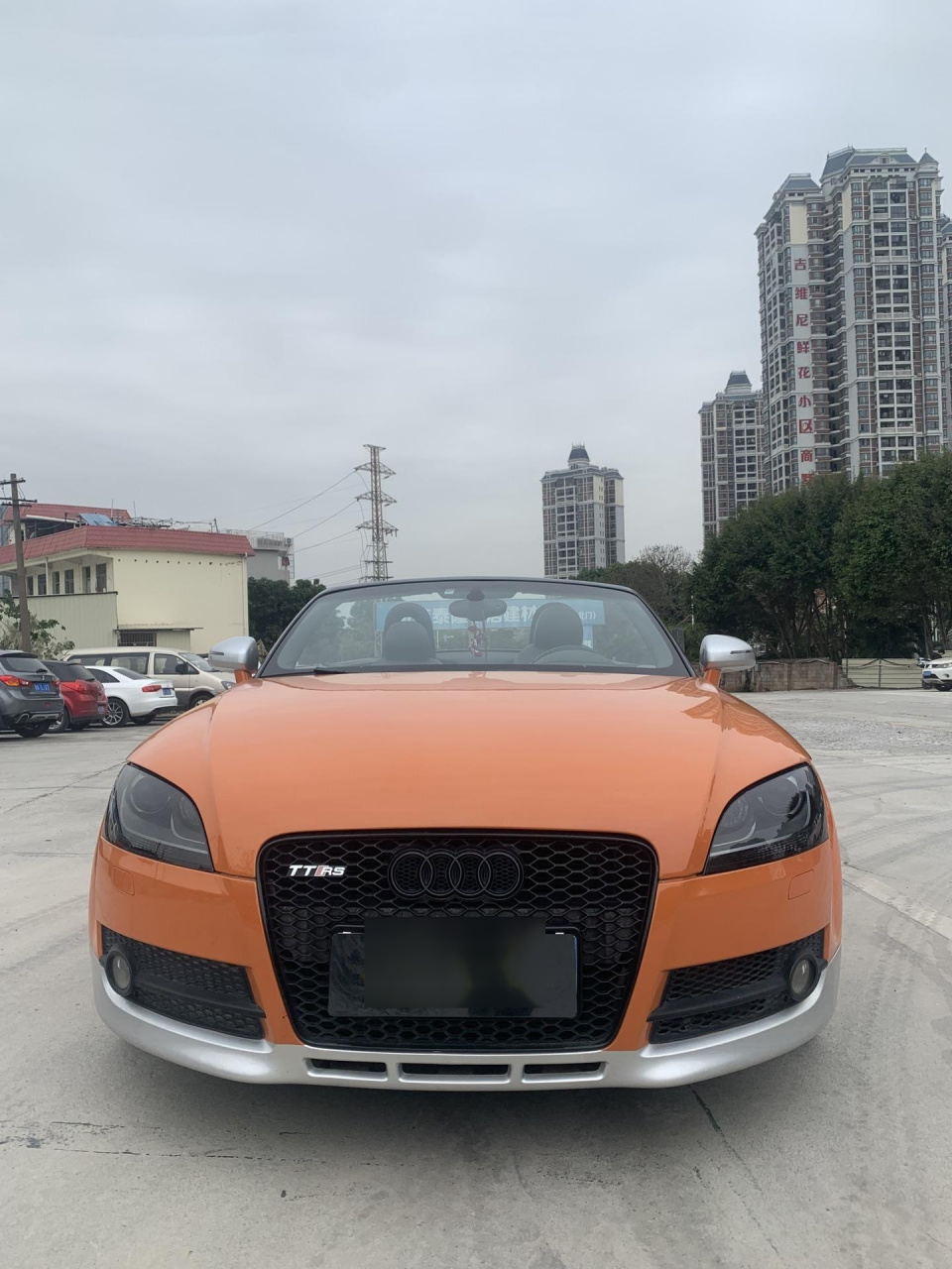 0首付,月供2000出头开跑车,10款09年上牌奥迪tt软顶敞篷,车况精品,表