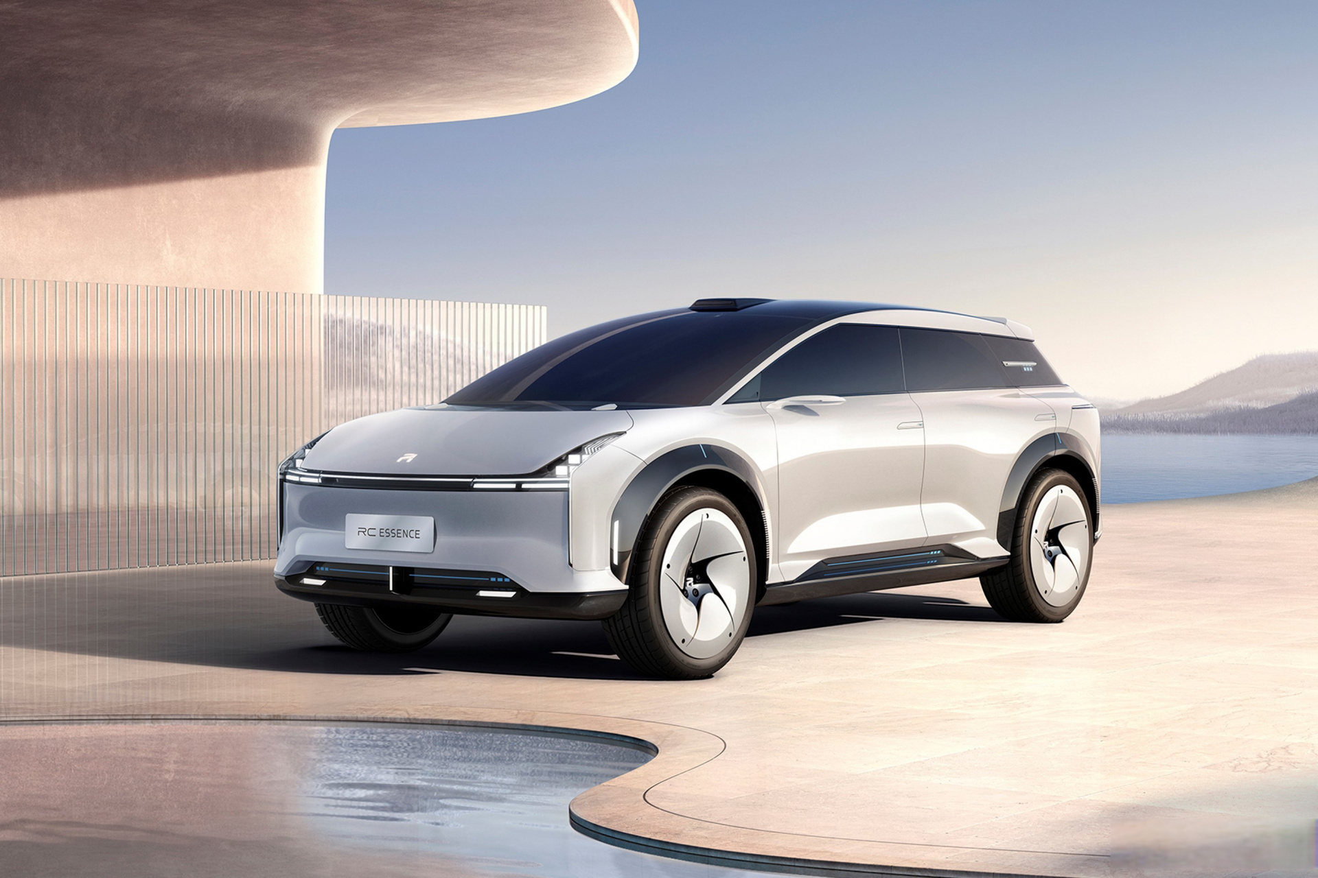 飞凡全新概念车rc essence本智亮相上海车展】4月18日,在刚刚开幕的