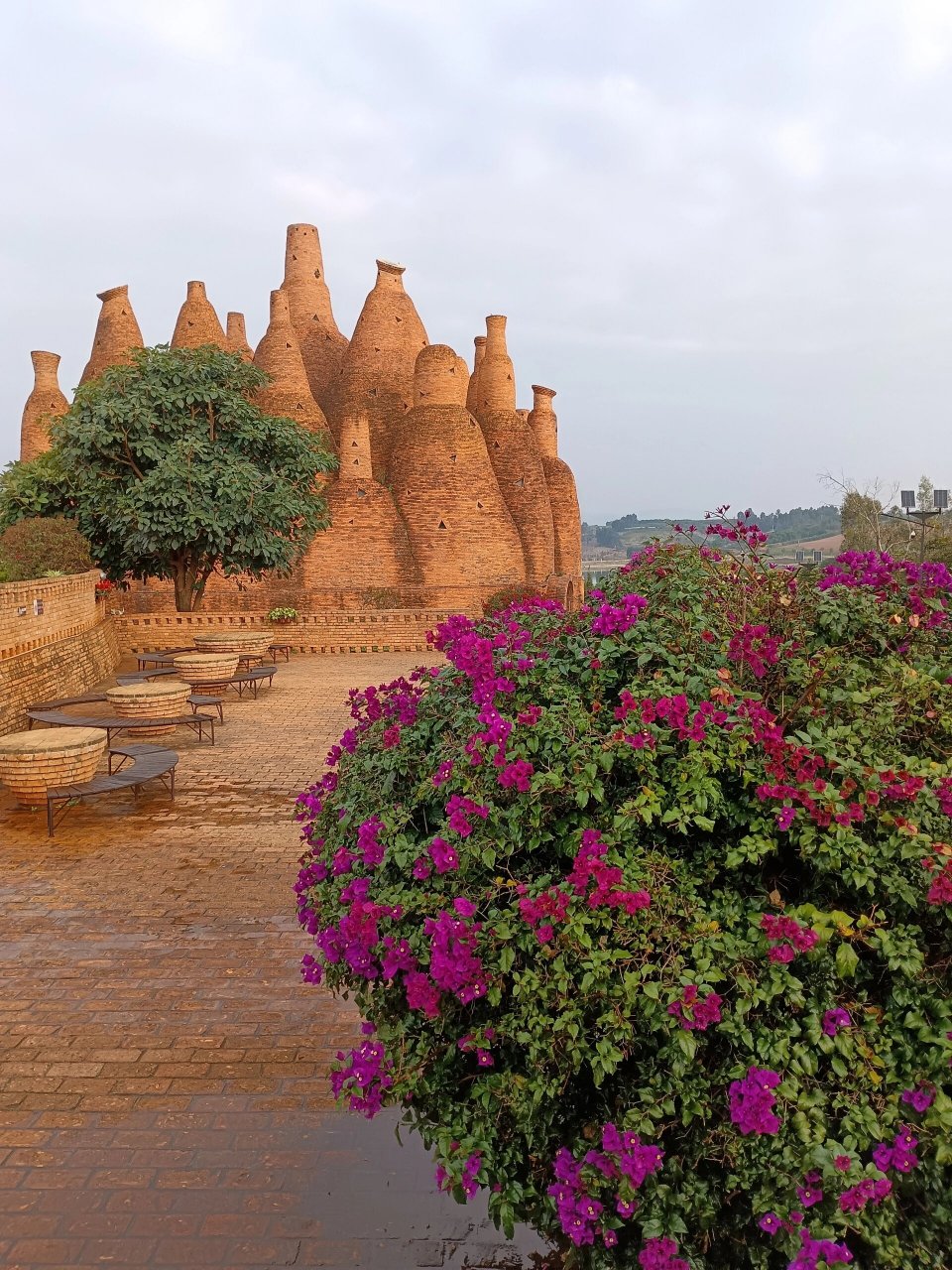 弥勒东风韵景区印象 景区够大,整体规划比较前卫,比较时尚;鬼才罗旭设