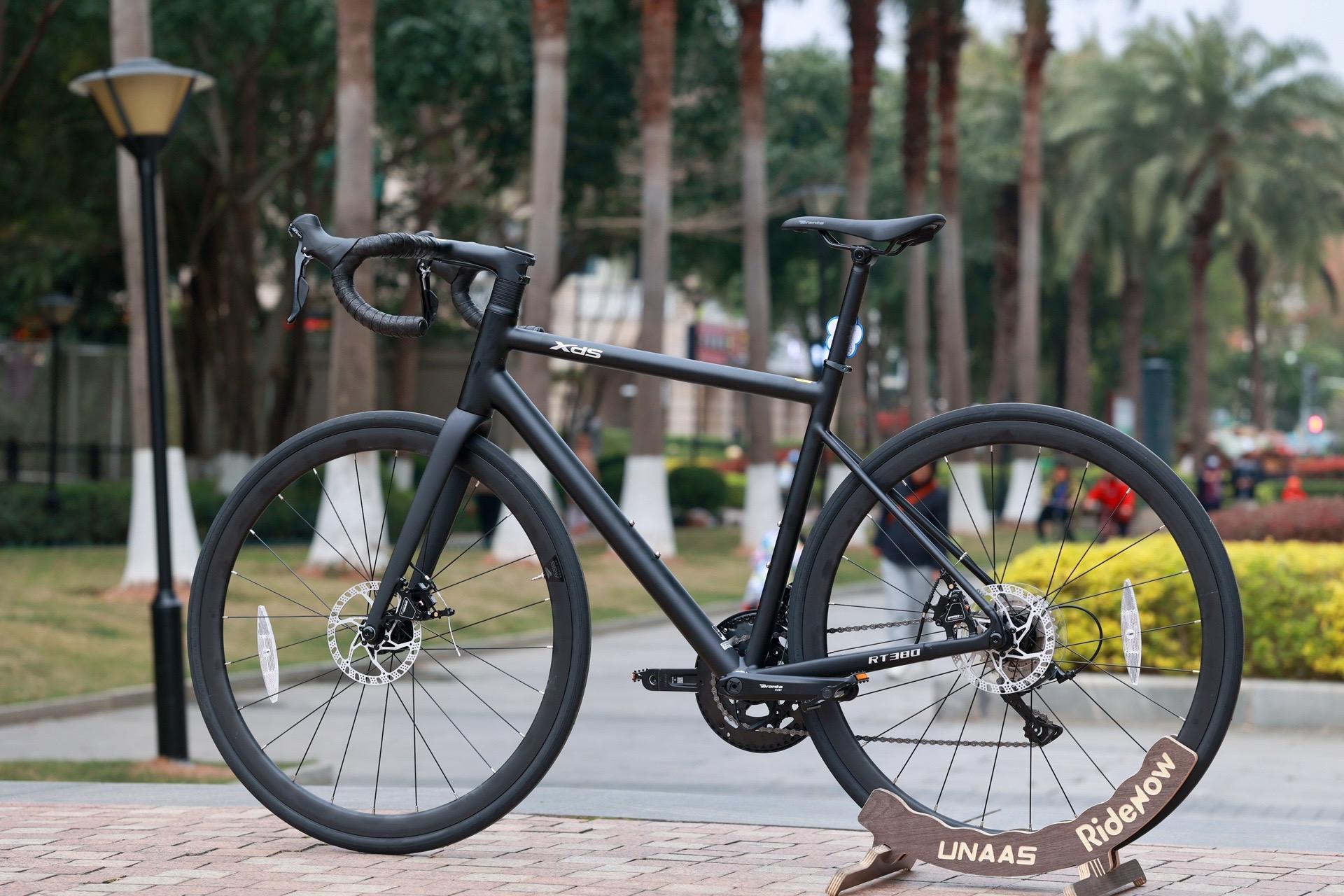 公路车 铝合金四培林 筒轴碟刹 shimano sora 2*9速 线拉油碟 xds碳纤