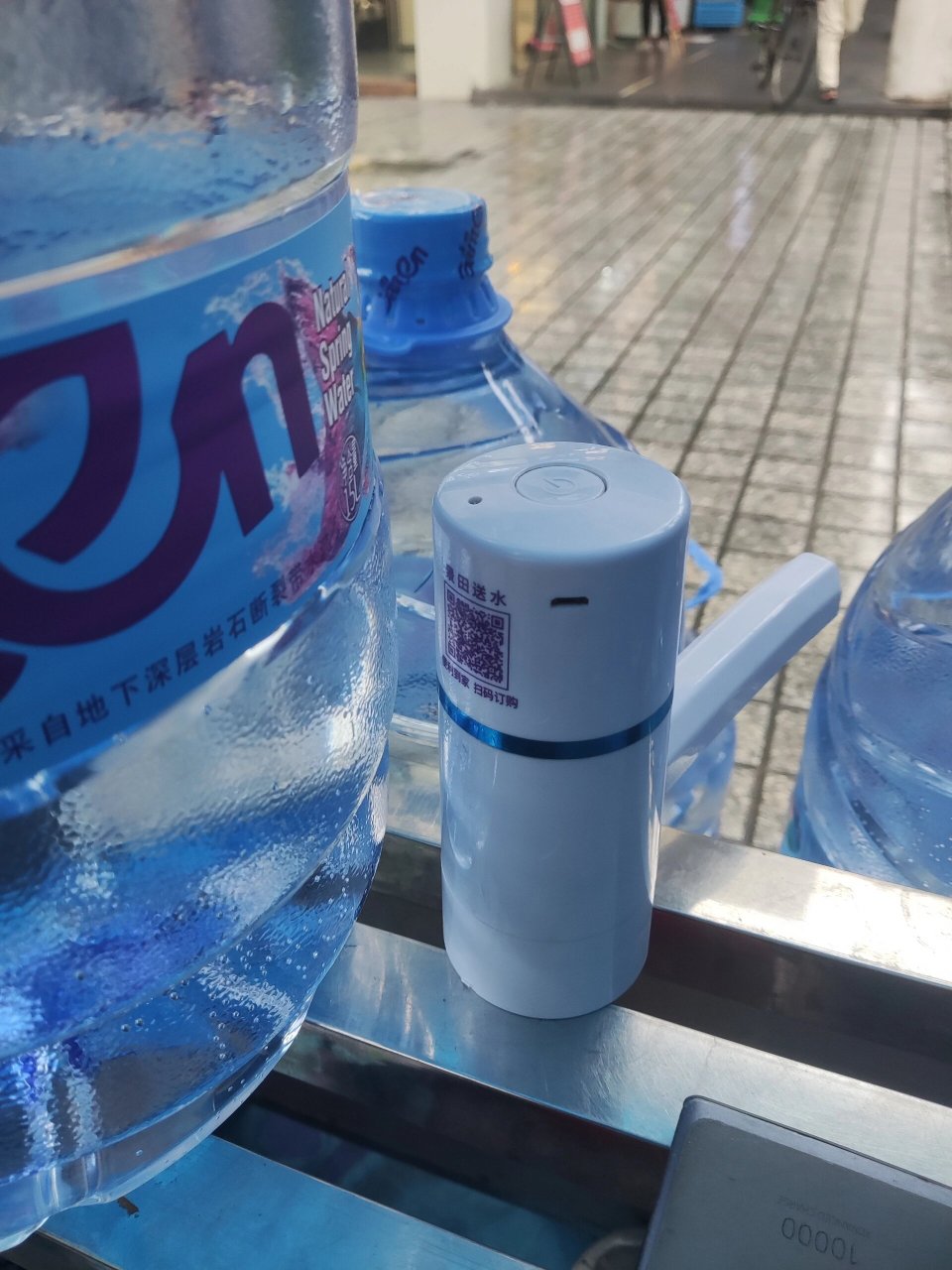 赠送2箱水,(两箱360ml701548支)7740元的电动抽水器)只限广州