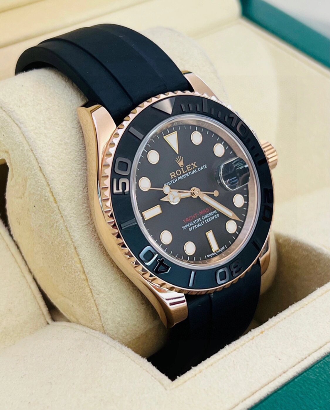 成为焦点:劳力士116655金游艇的独特吸引力 最近,劳力士游艇名仕型