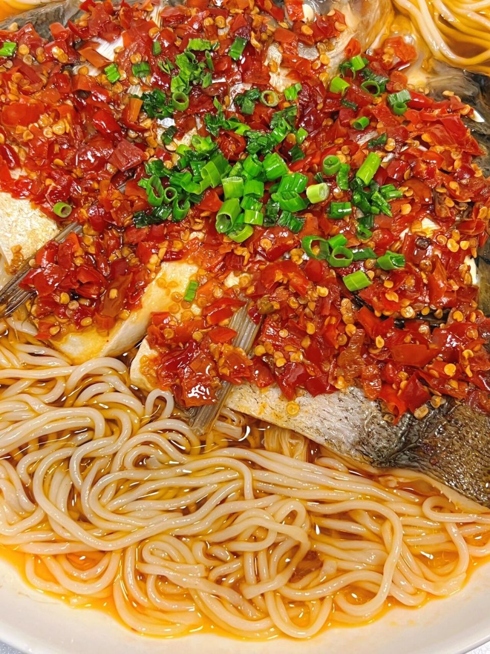 被剁椒鱼头拌面征服97厨房小白必备 一口鱼肉一口面,碳水脑瓜的快乐