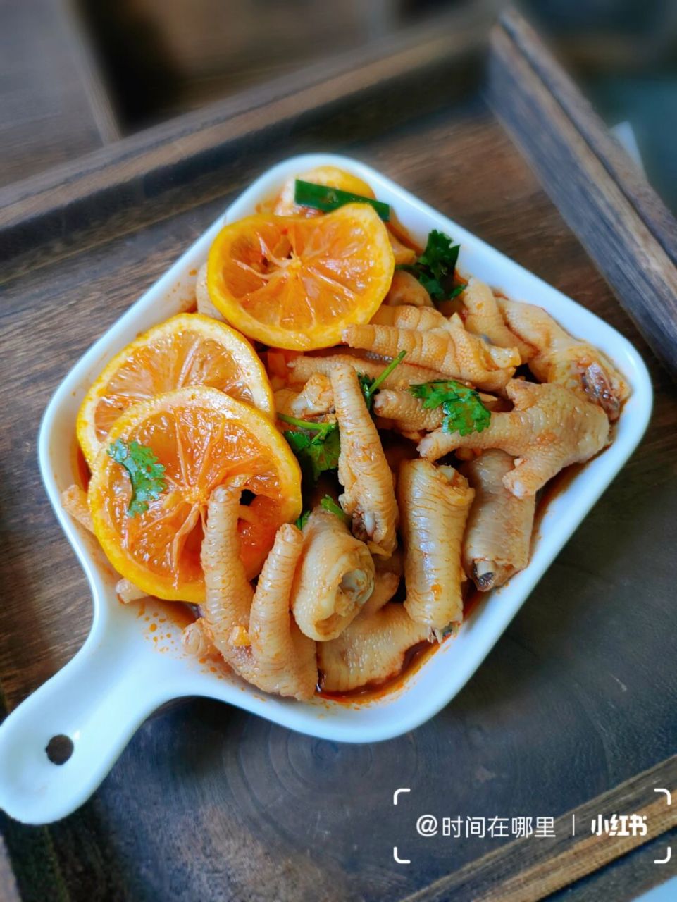 好吃的泰式酸辣柠檬鸡爪,学会可以出摊了 	 食材:鸡爪1斤,大蒜2瓣