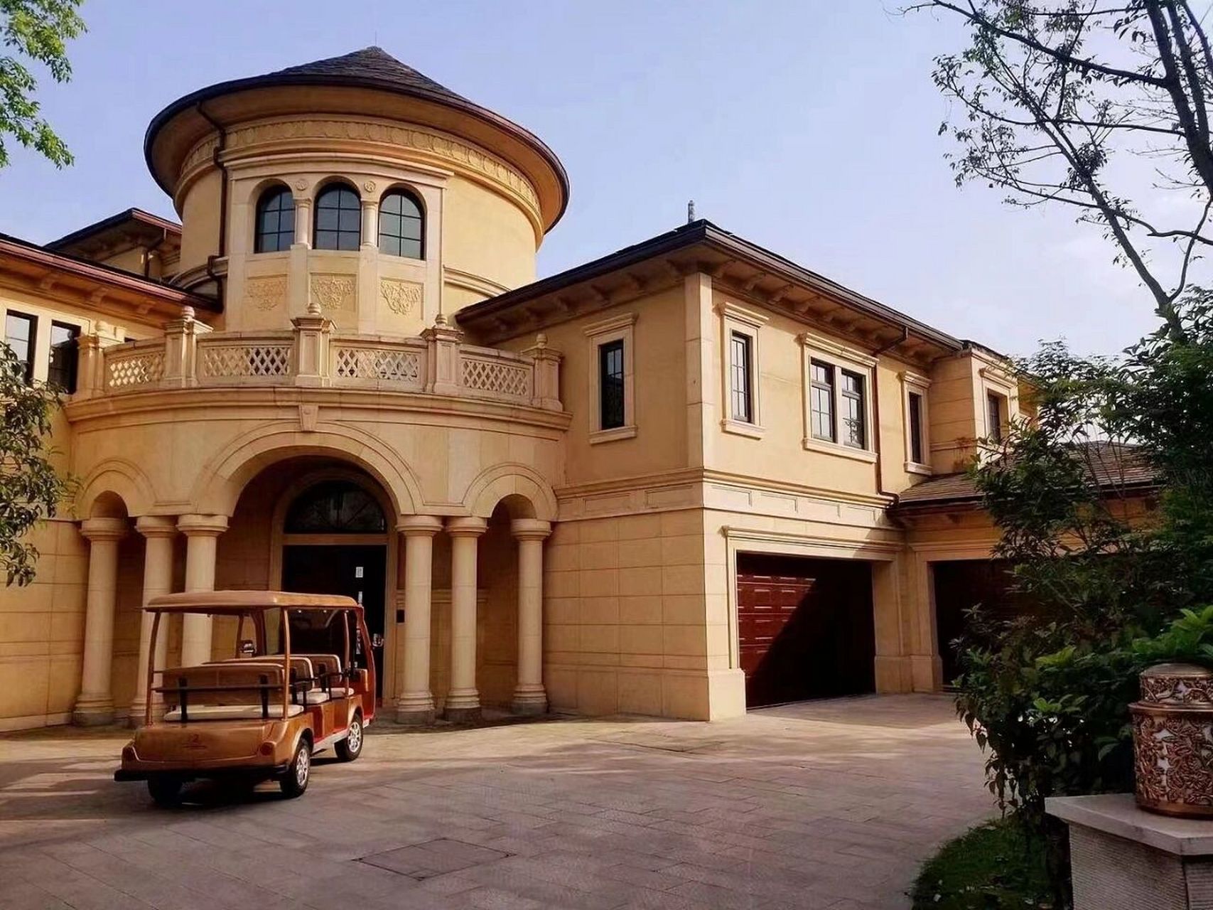 【独栋别墅腰斩,重庆别墅到底值得吗?