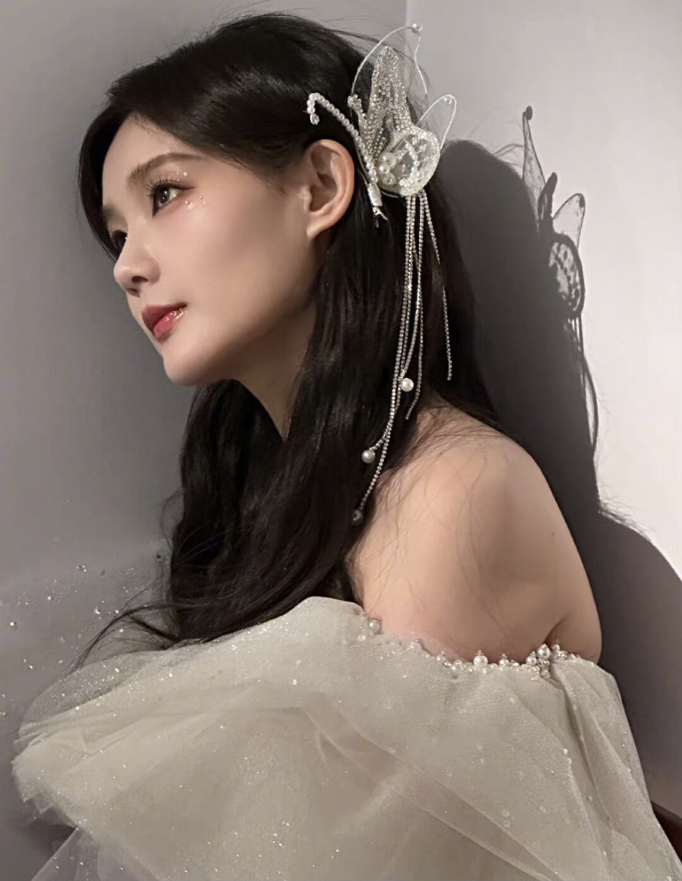 李一桐真的太美了 美出天际 笑起来妥妥的甜妹 仙气十足 这气质真的太