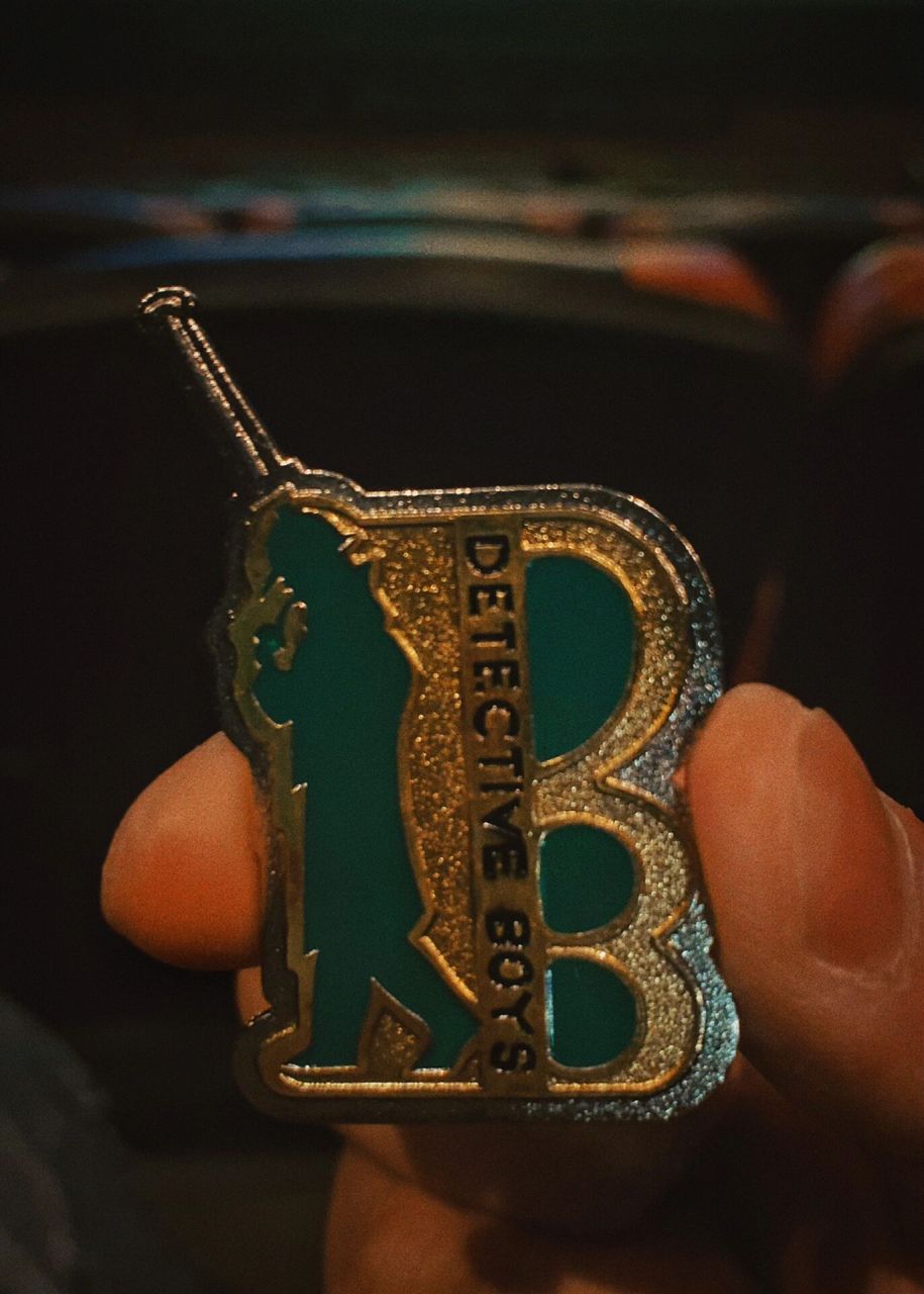 佩戴少年侦探团徽章,看贝克街的亡灵重映!