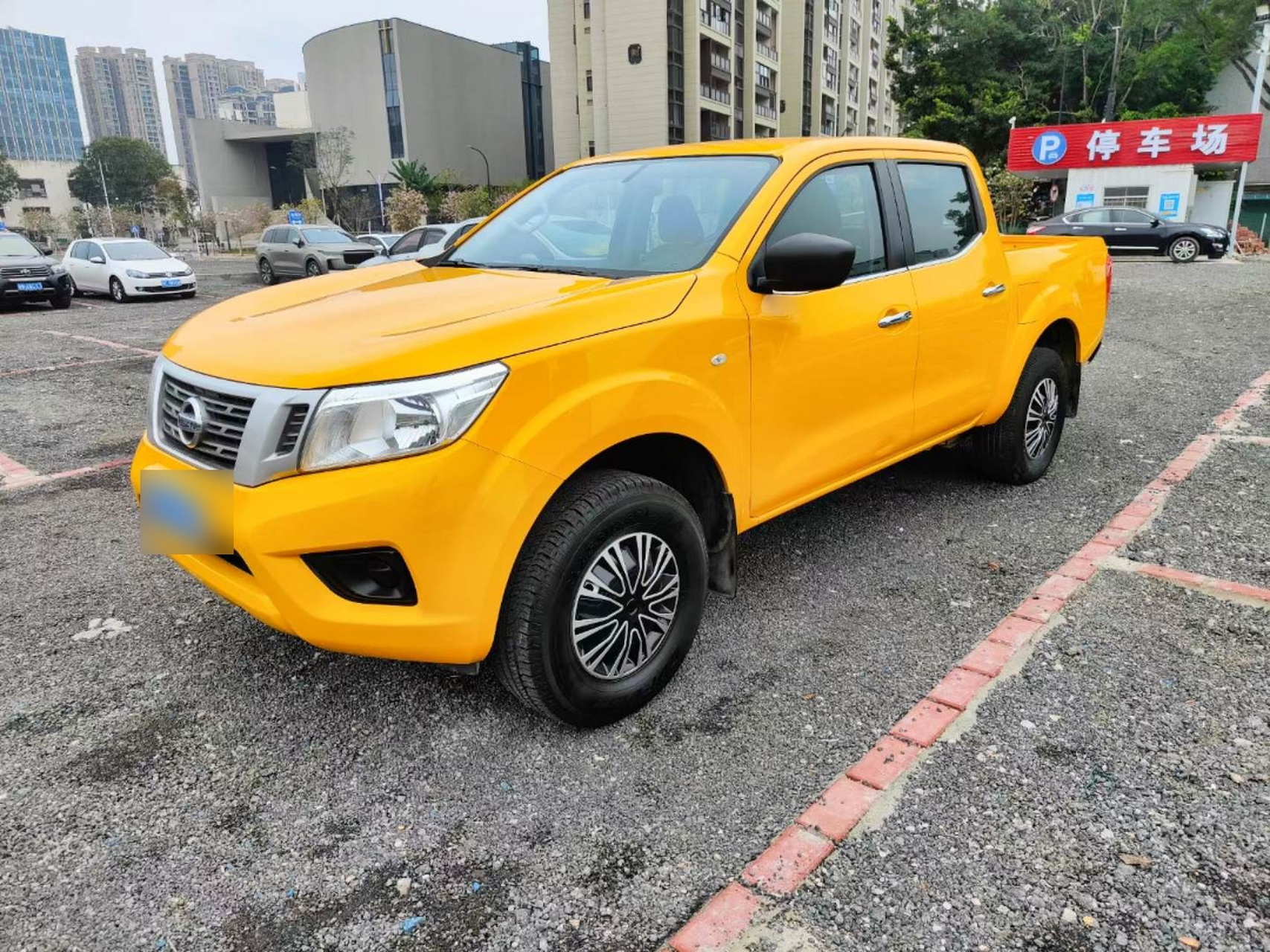 新到 2020 年3月日产纳瓦拉皮卡,2.