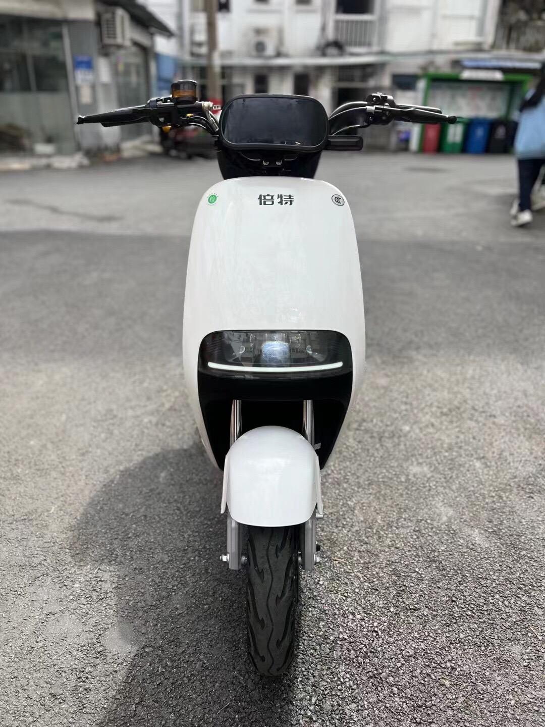 倍特新国标72v铅酸款,车容车况良好,刚换的后川南减震,匹配天能黑金