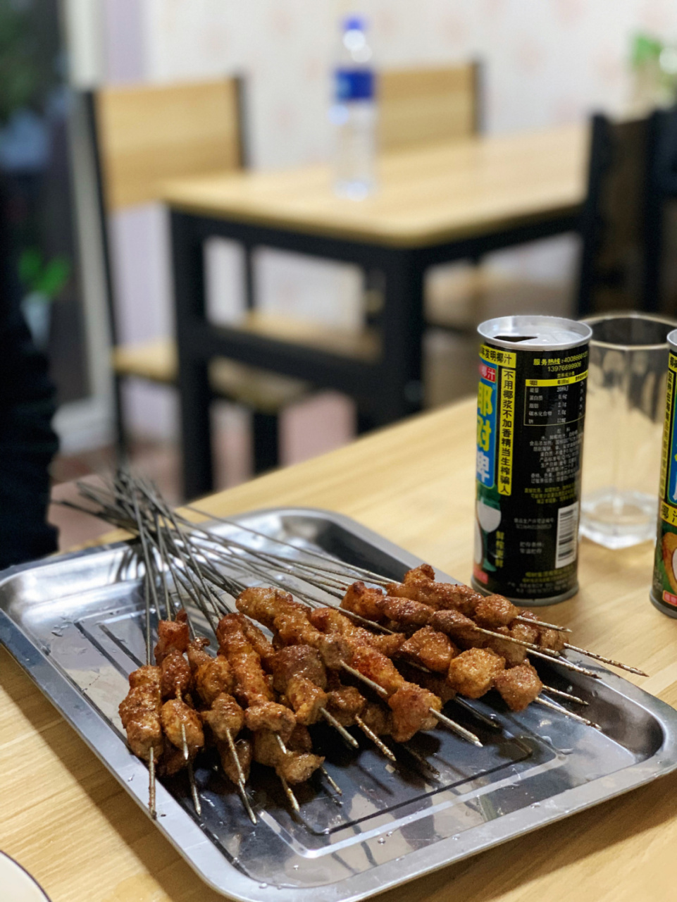 地点:亭湖区盐马路盐南新村128号楼菜市场西门向西 92店名;阿明烧烤