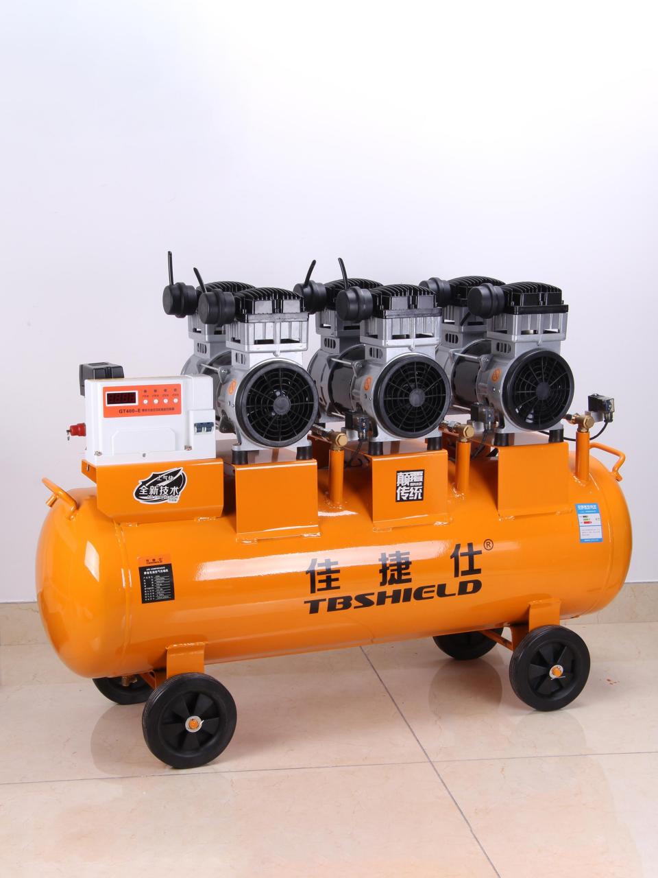 静音无油空压机相对于其他类型的空压机更为小巧,使用起来