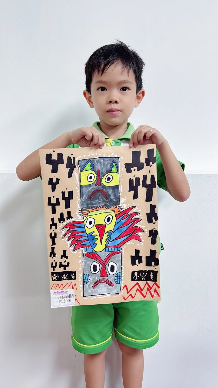 图腾柱 图腾柱:印第安部落文化,非常具有代表性的文化产物.