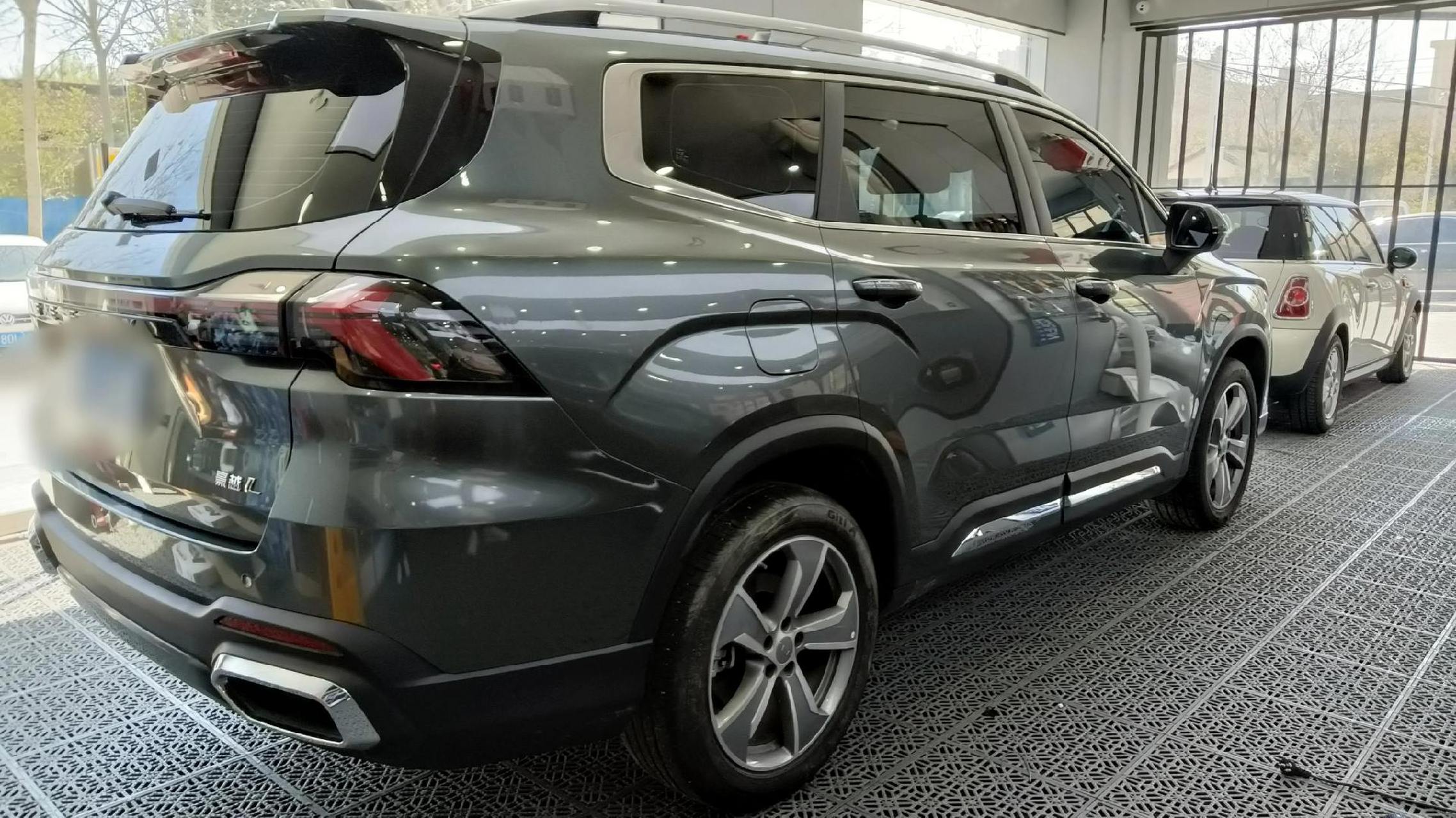 改色膜案例分享 吉利豪越l白改星月灰