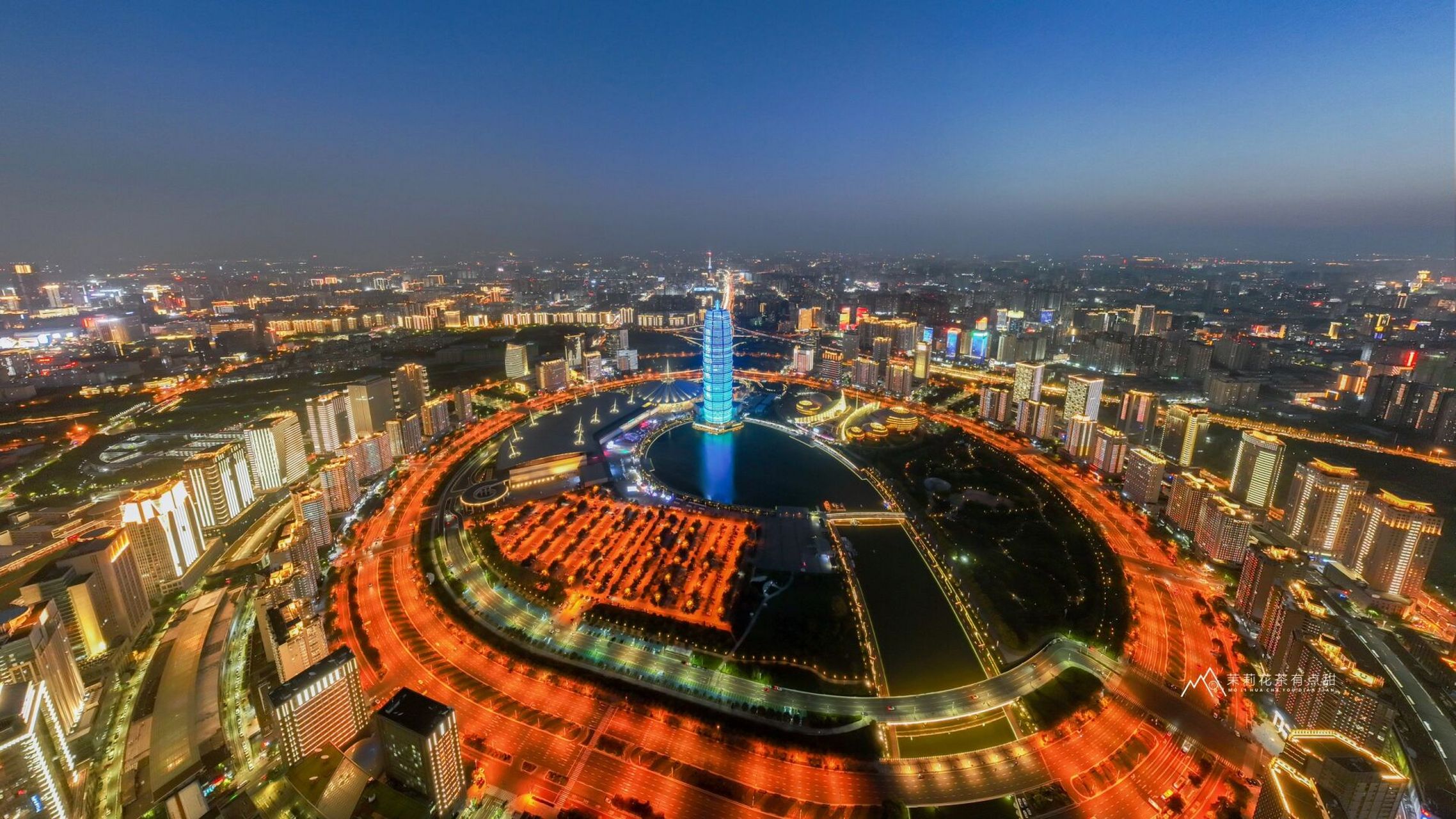 「郑州·cbd」 往左滑,看最美郑州cbd夜景和全景～ 我说这是河南夜景
