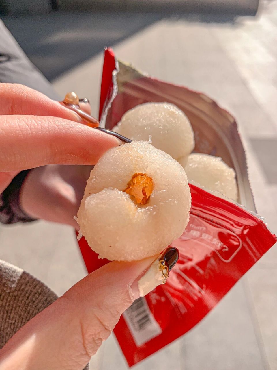 荔枝味好浓 还有人没吃过这个冻荔枝嘛!