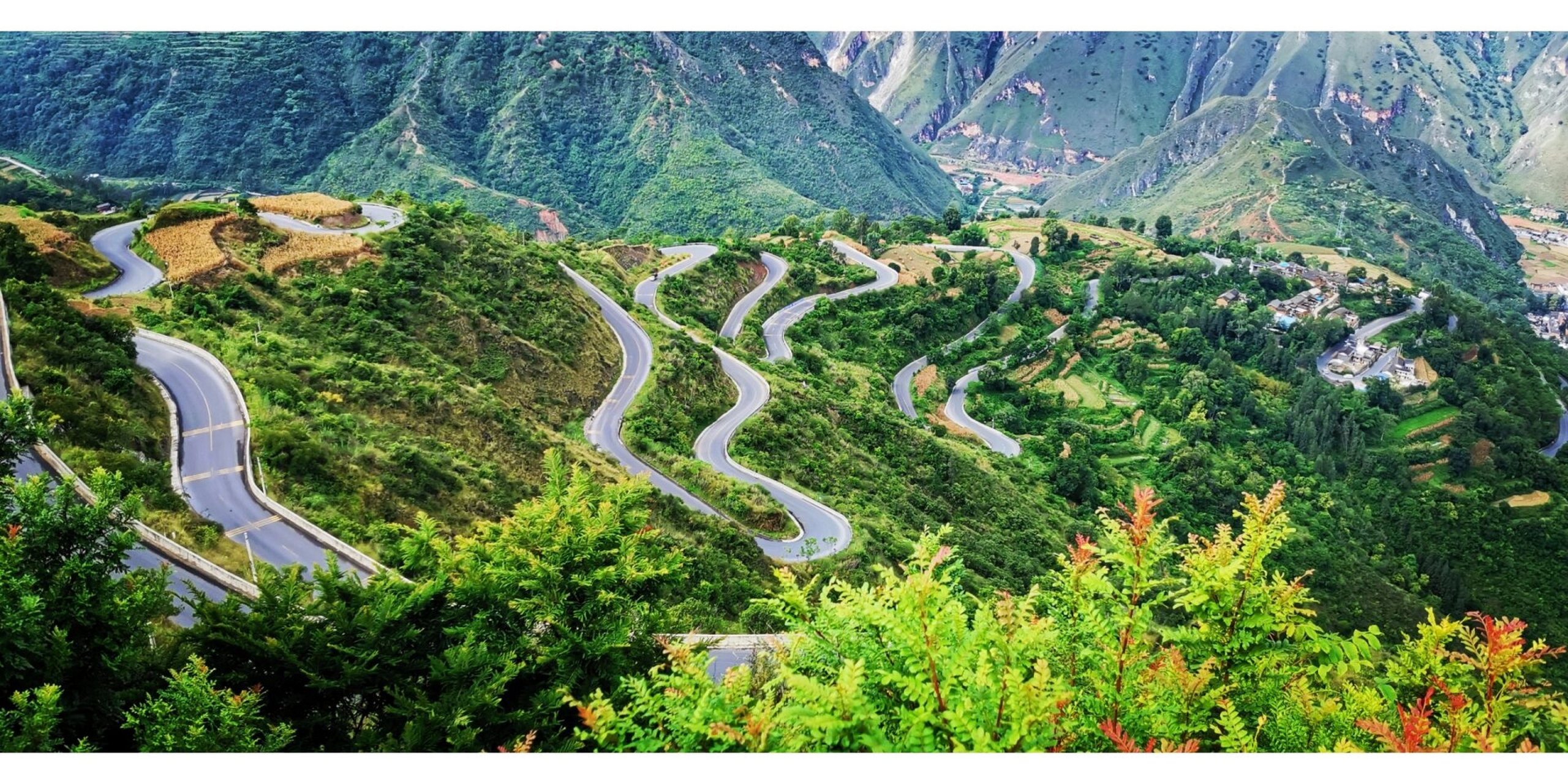 易门小绿汁(从前的小香港) 易门小绿汁原本是一个繁华的铜矿,废弃后