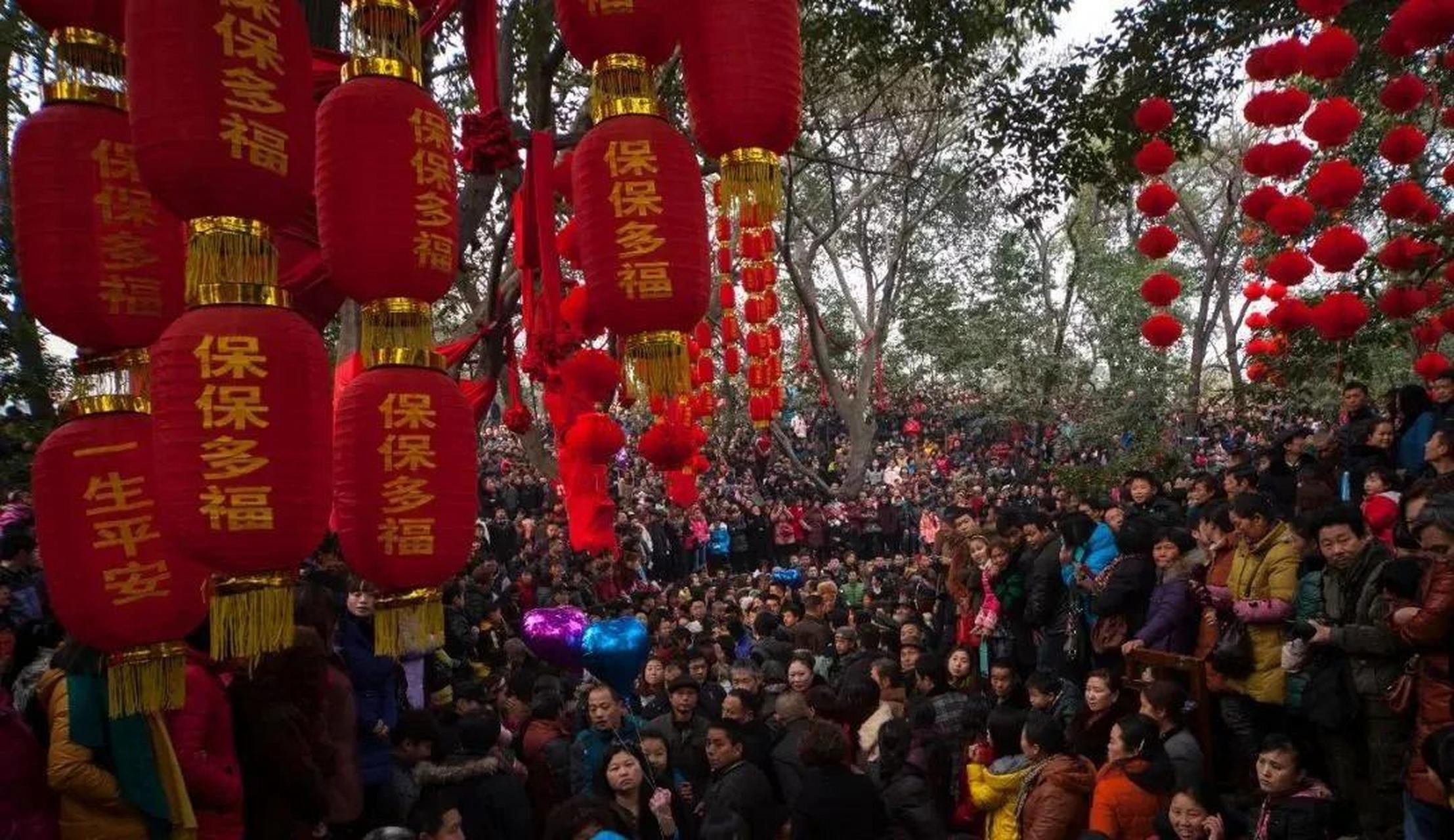 广汉"拉保保"始于清代康熙年间,德阳广汉保保节,由