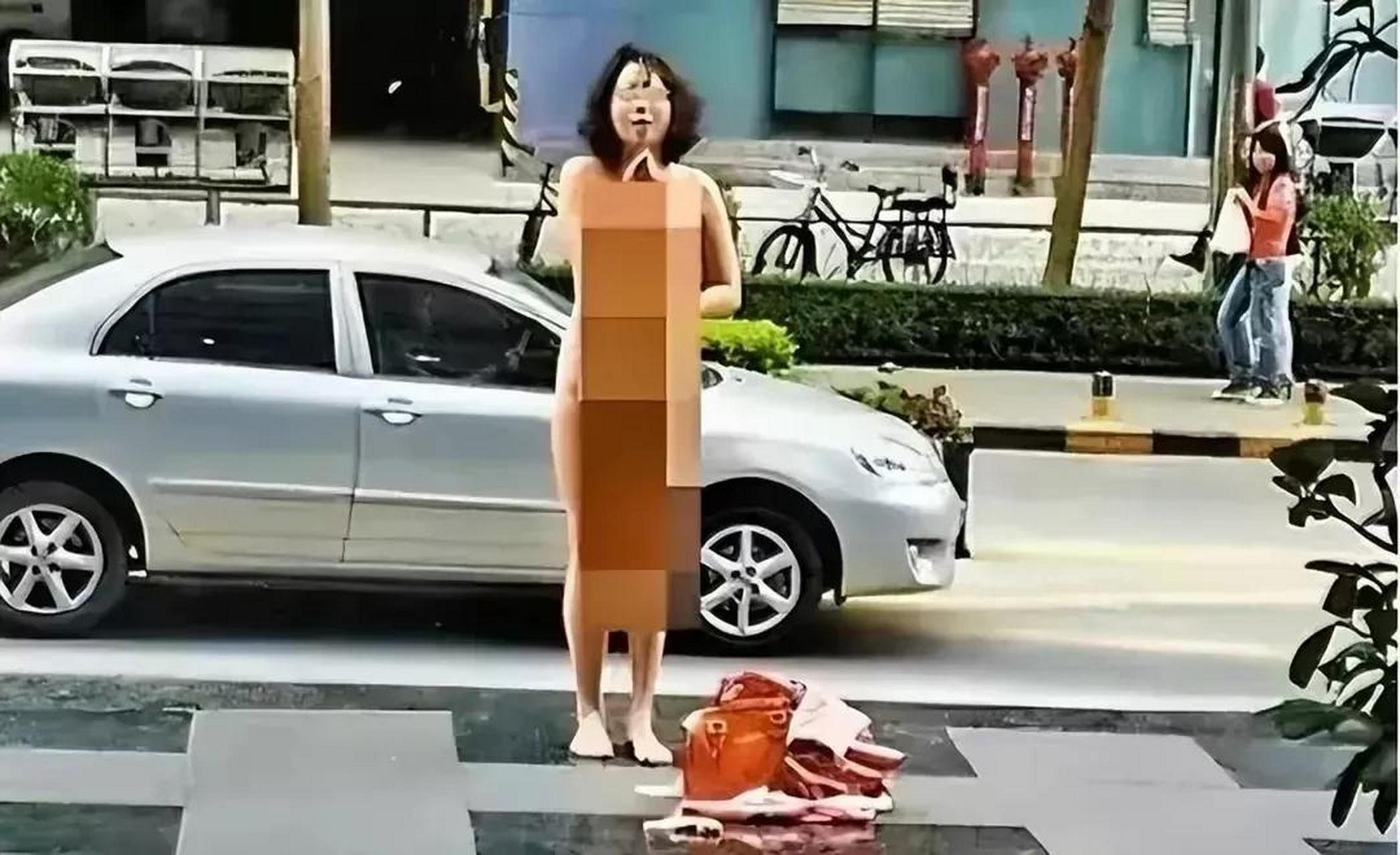 这些跟男朋友闹矛盾,生气就在大街上脱衣服的女孩子,你们这样的行为