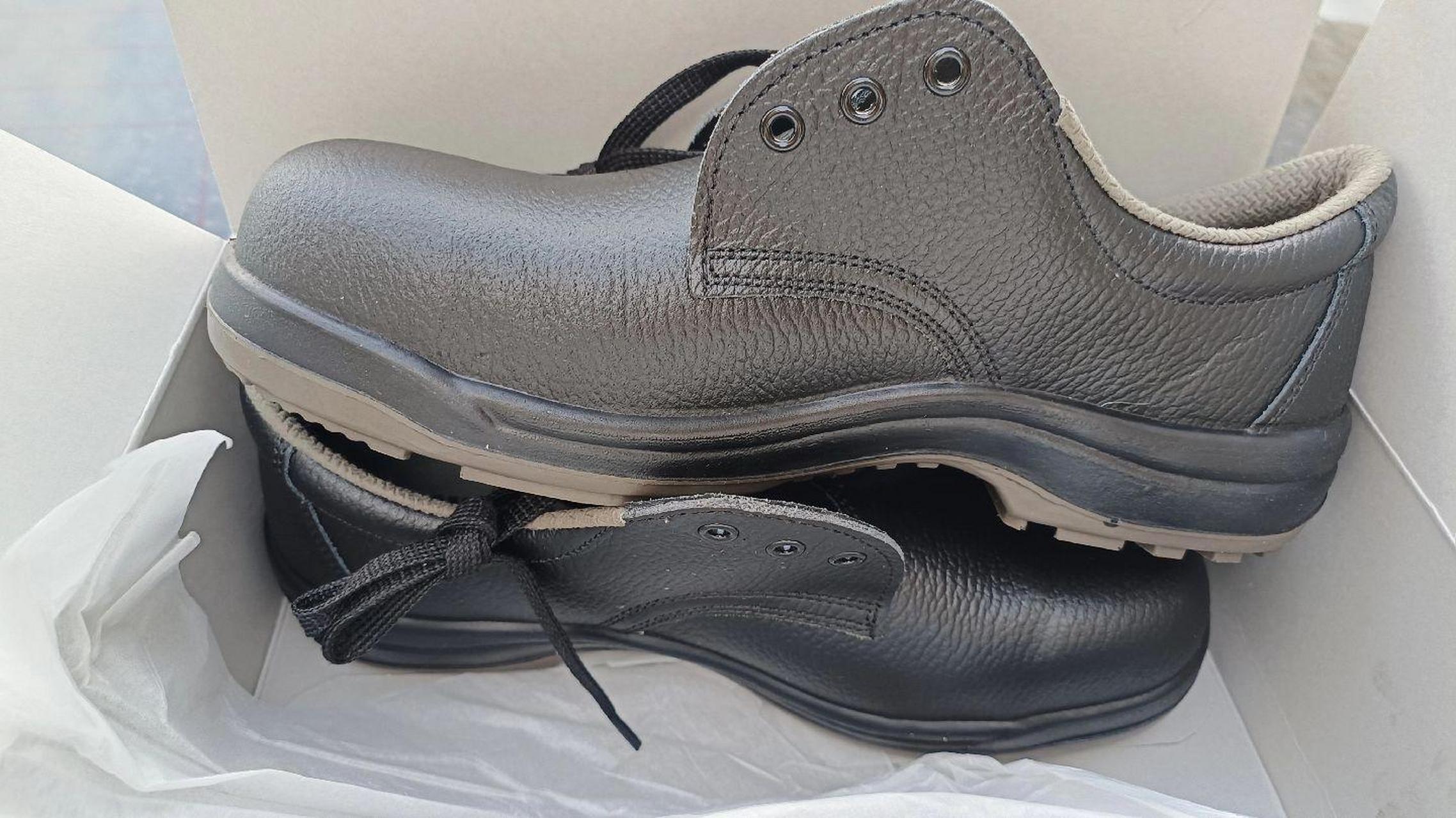 日本midori安全鞋,防静电安全鞋,丰田工厂专用鞋