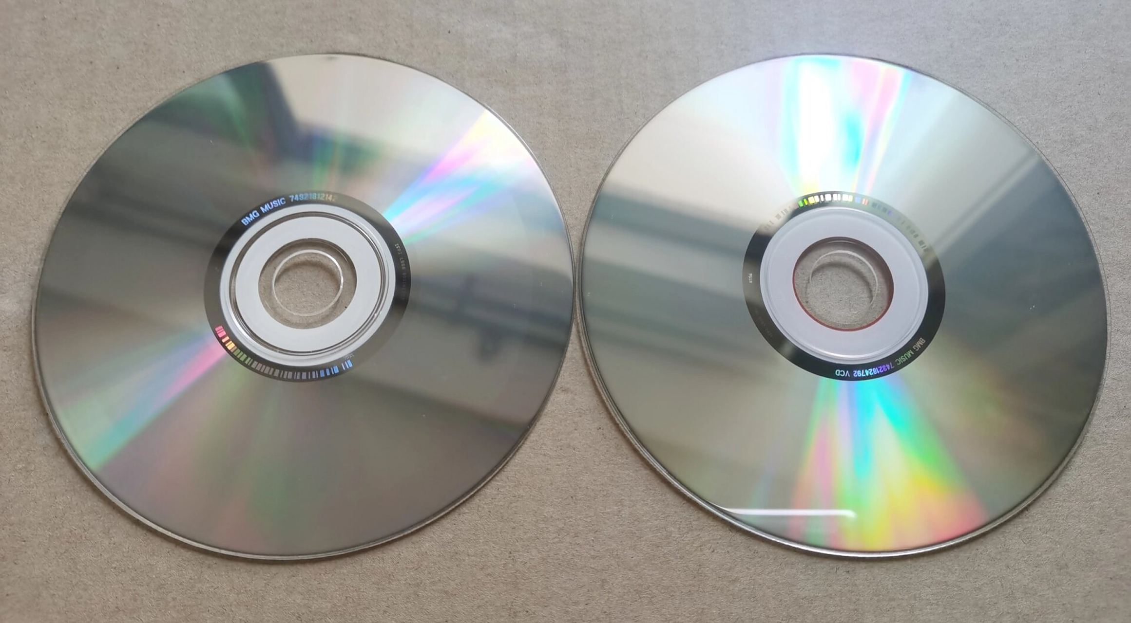 《jay》cd vcd专辑 《jay》是台湾男歌手周杰伦的一张cd vcd唱片专辑