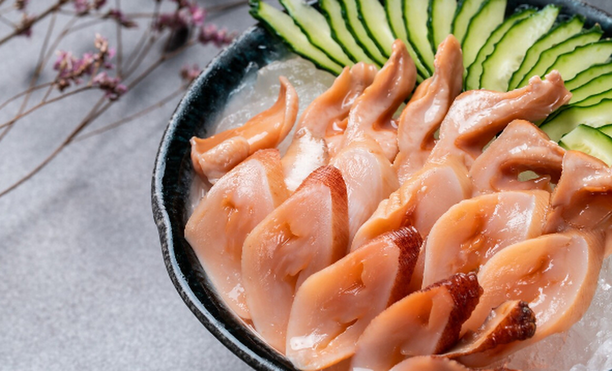 白灼象拔蚌#美食##美食分享##广东美食#  白灼象拔蚌是广东的特色名菜