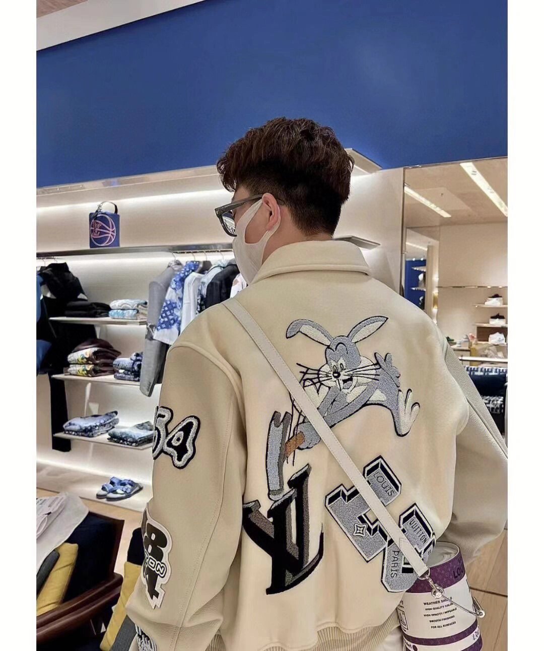 lv兔八哥棒球夹克外套