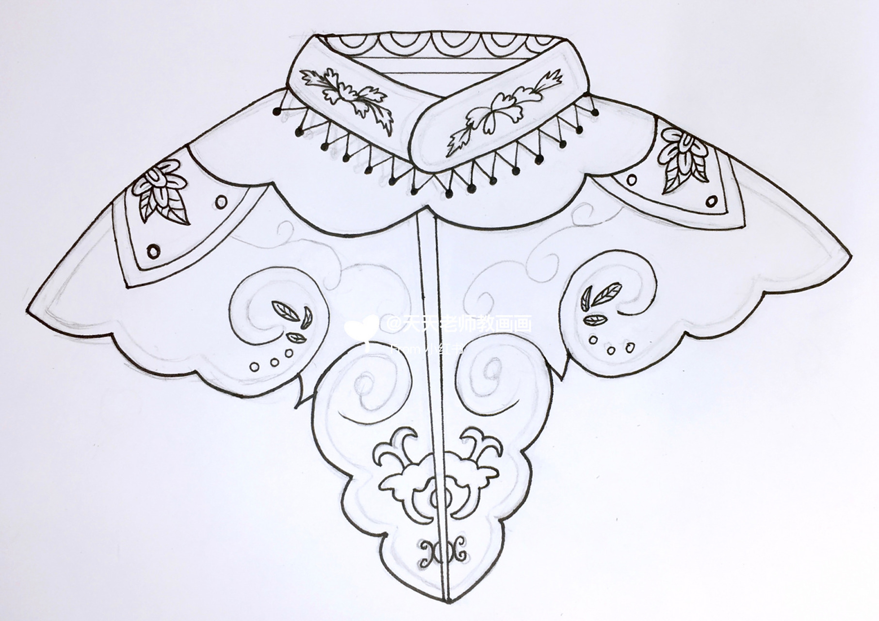 创意美术|云肩 云肩,也叫披肩,中国古代置于肩部的装饰织物.