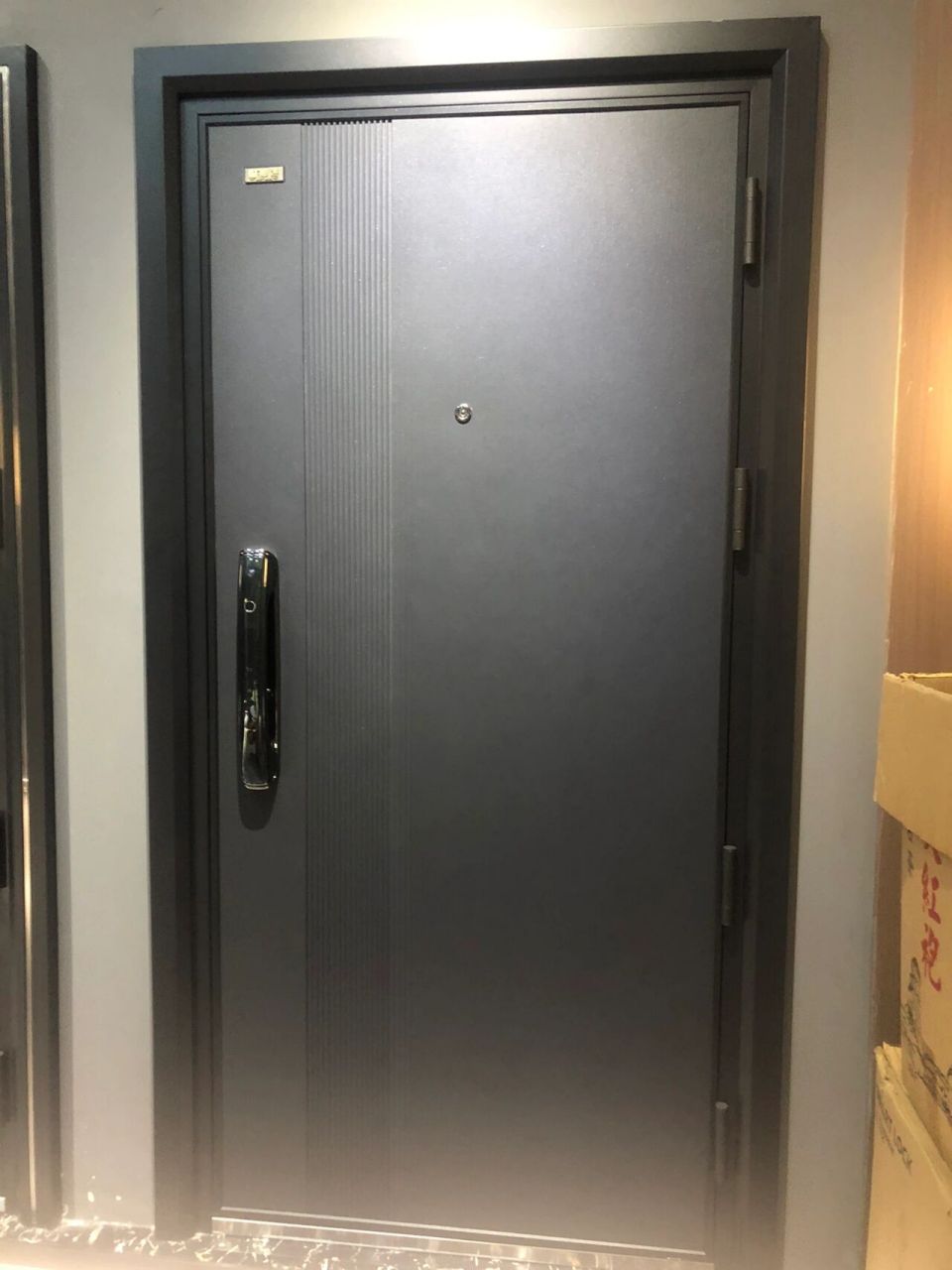 入户门内开还是外开 两梯两户,鞋柜做在门口 室内入户的地方没有长的