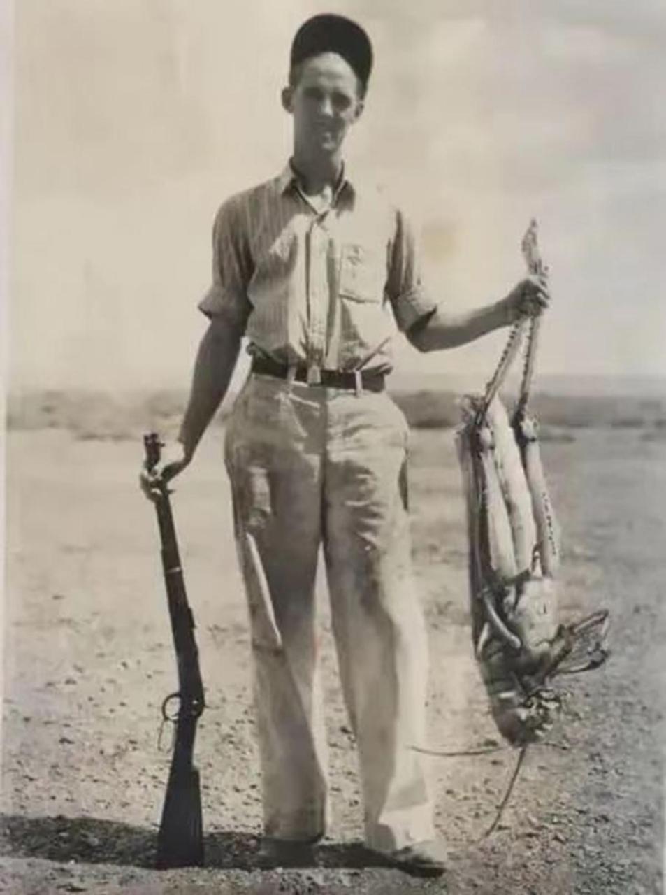 1958年,一个美国农场主为片区补贴,撒谎说遭遇了极其严重的蝗灾.