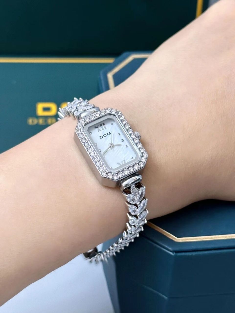 60:dom手表 #手表# #手表推荐# #小众手表# #常年戴手表# #女士手表