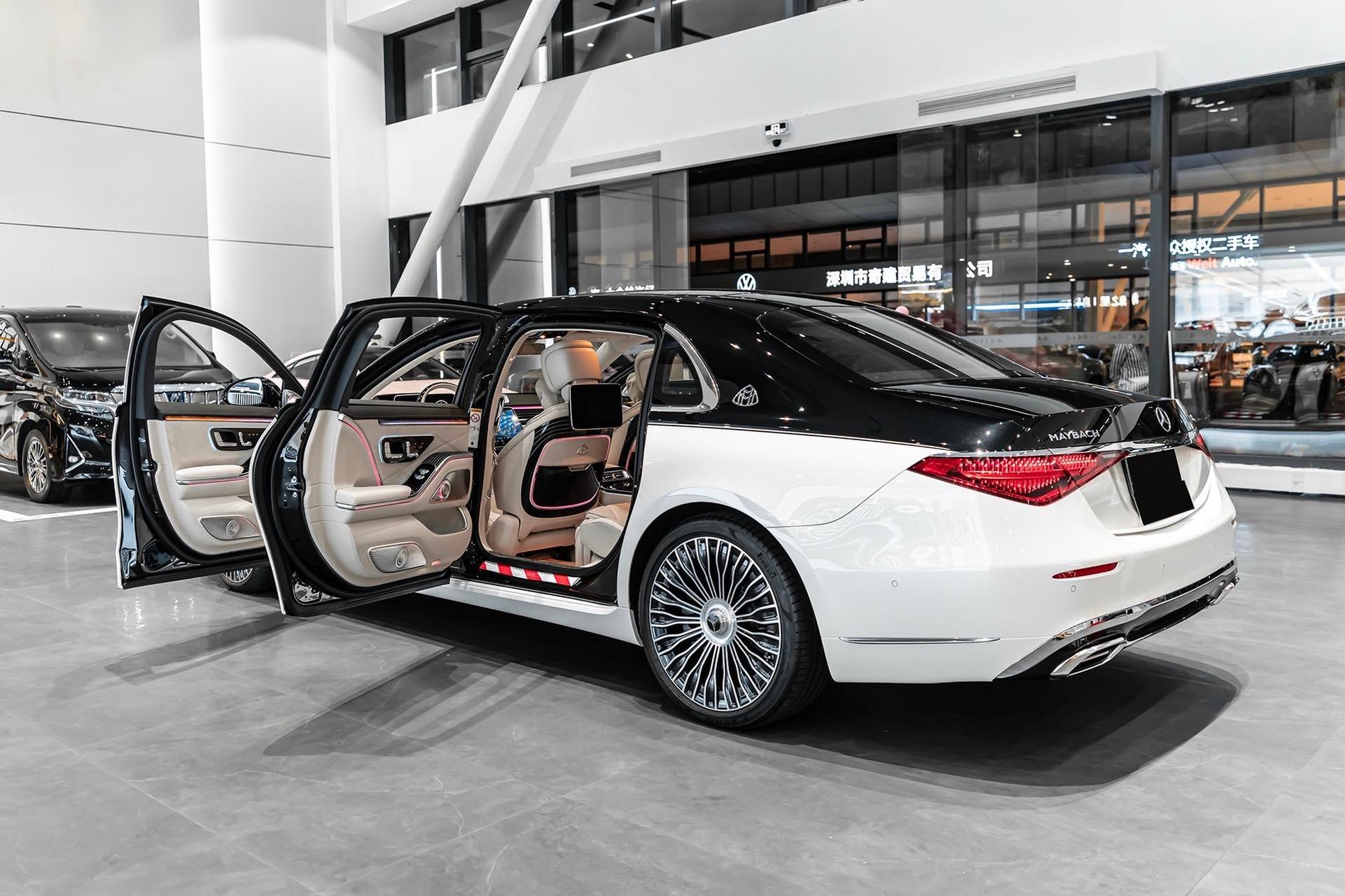 全国唯一台原厂双色迈巴赫s680 黑牌.