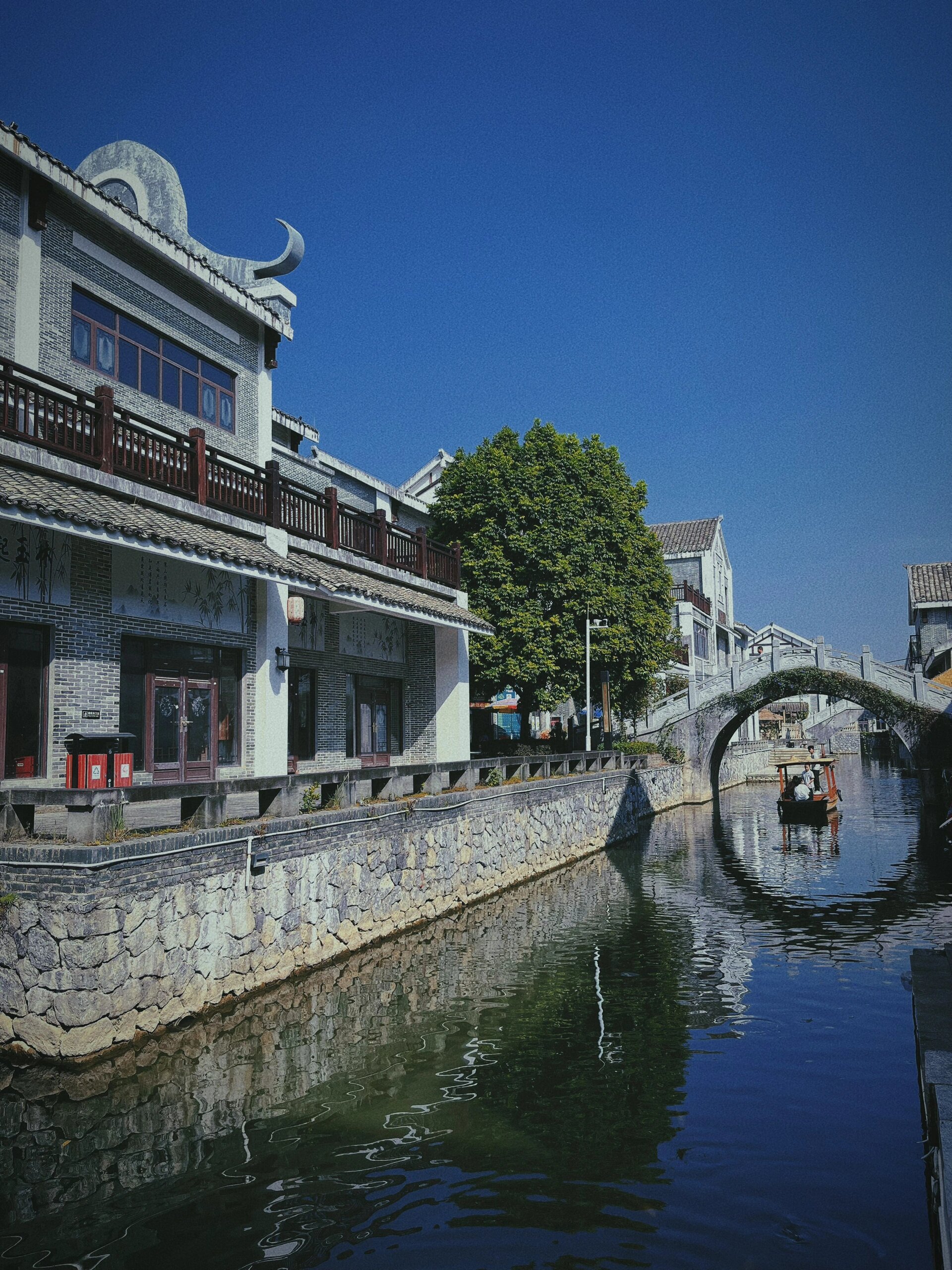 玉林水街 此次玉林一日游体验感总体来说一般,没吃到什么特色的小吃