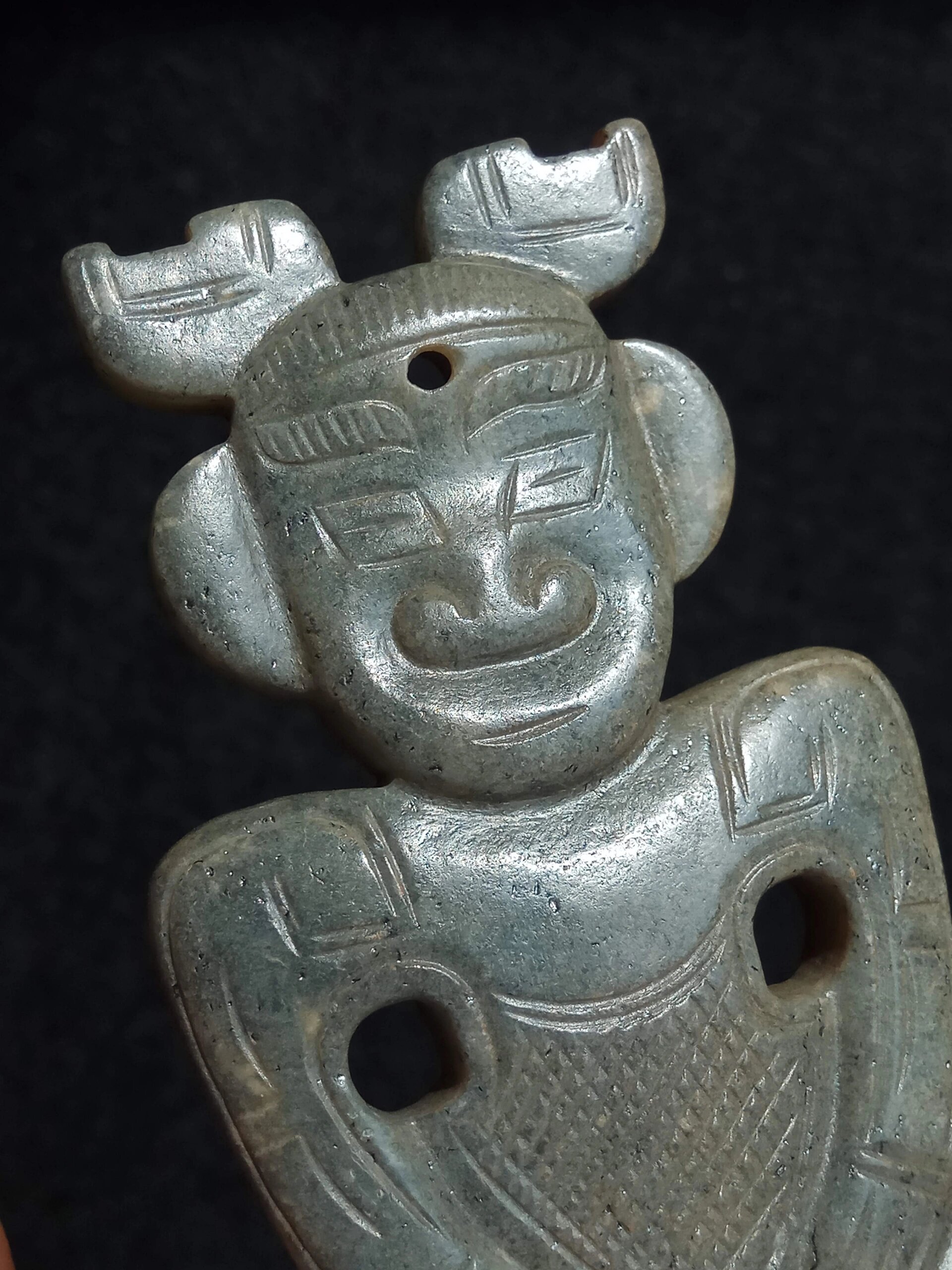 高古玉 商周玉器 老和田青玉 圆雕立姿玉人