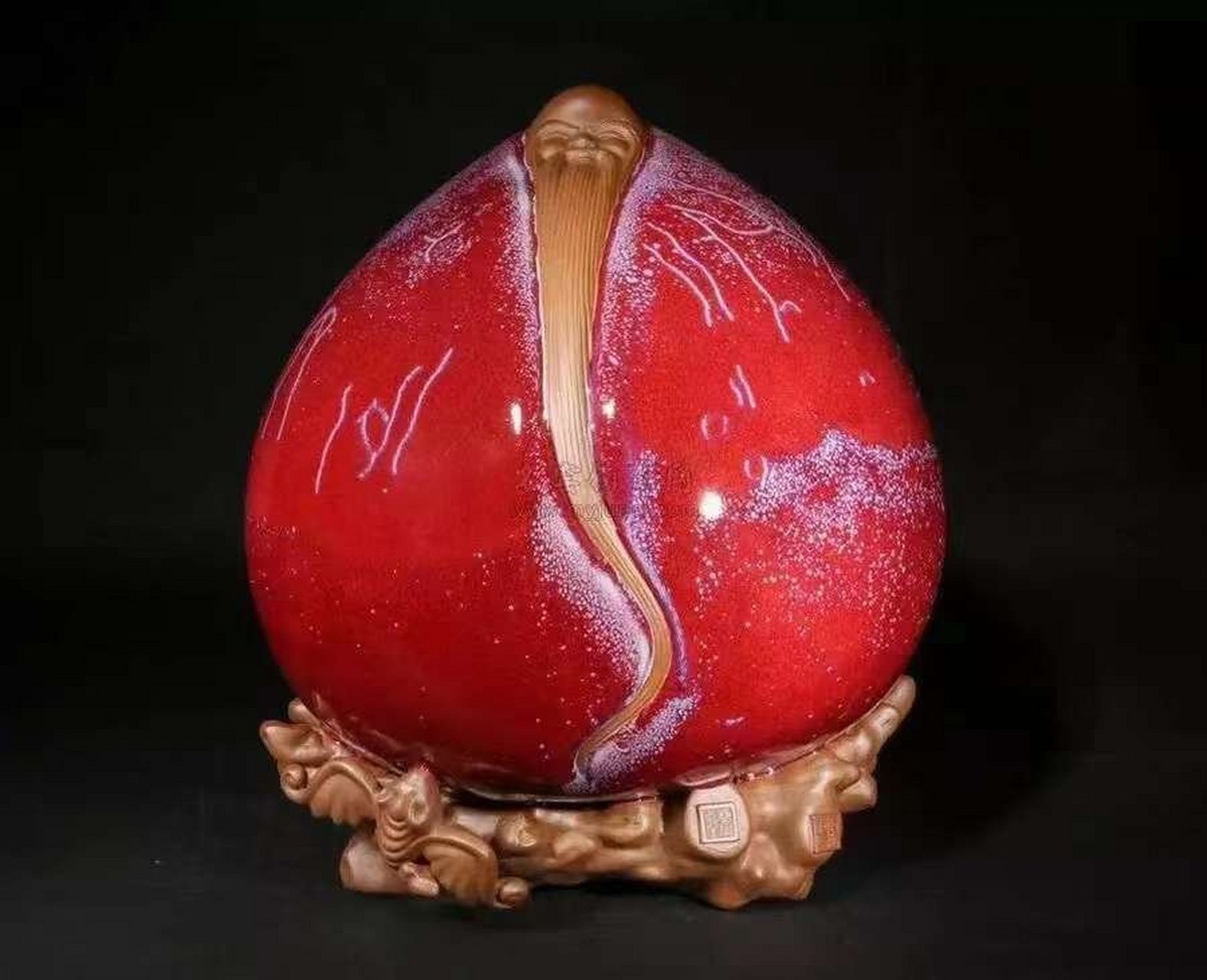 钧瓷福寿桃大宋官窑福寿桃张怀强创作 【名称】:钧瓷福寿桃--大宋官窑