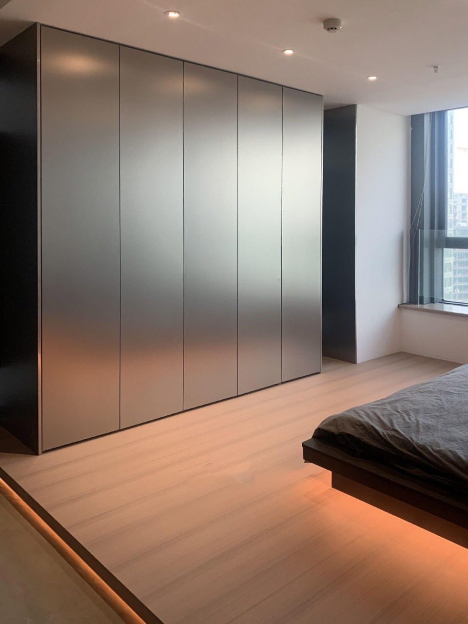 我妈说这个金属拉丝柜门太酷了,谁用谁好看 金属质感的柜子太有质感了