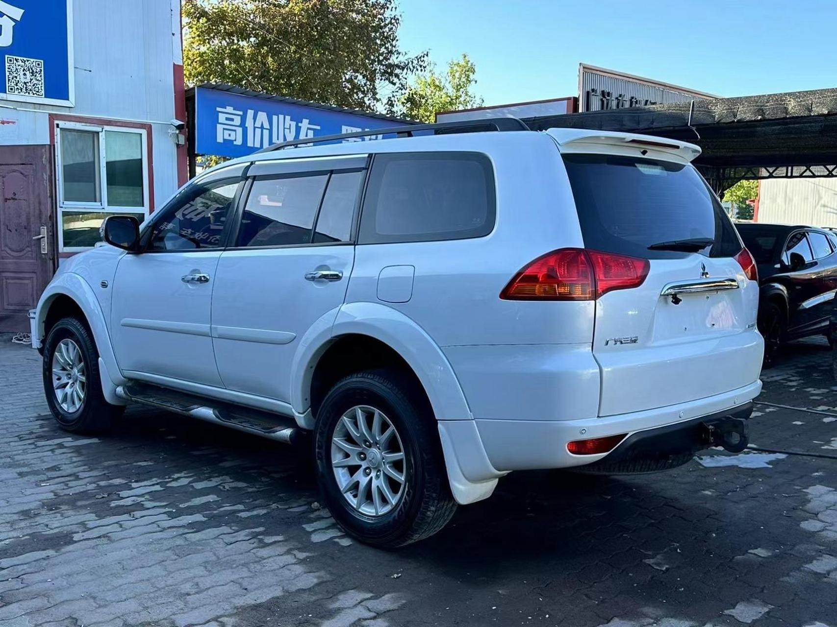 新到17年本地一手三菱帕杰罗劲畅 3.