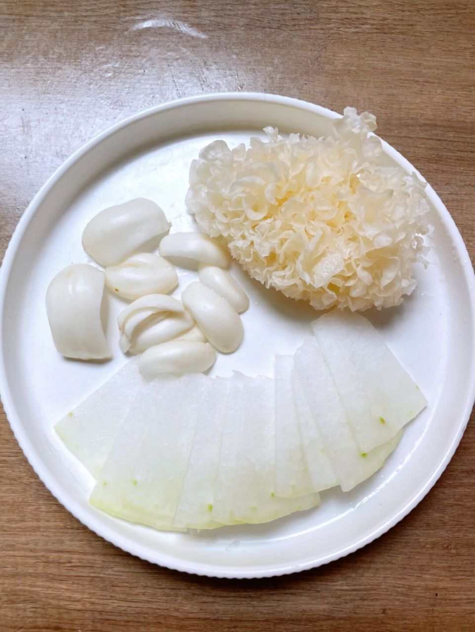 所有女生一定要去喝这个冬瓜银耳羹 满满的膳食纤维和胶质 香甜可口