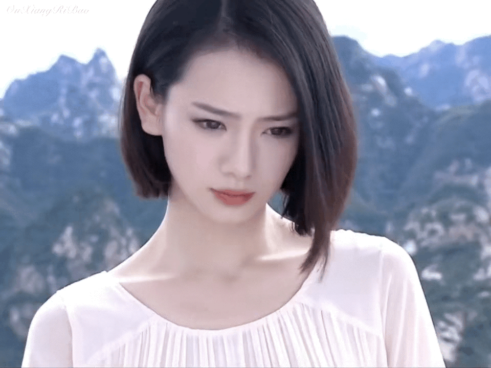 《夏家三千金》时期的戚薇绝美,美的我的三观都跟着五官跑了!